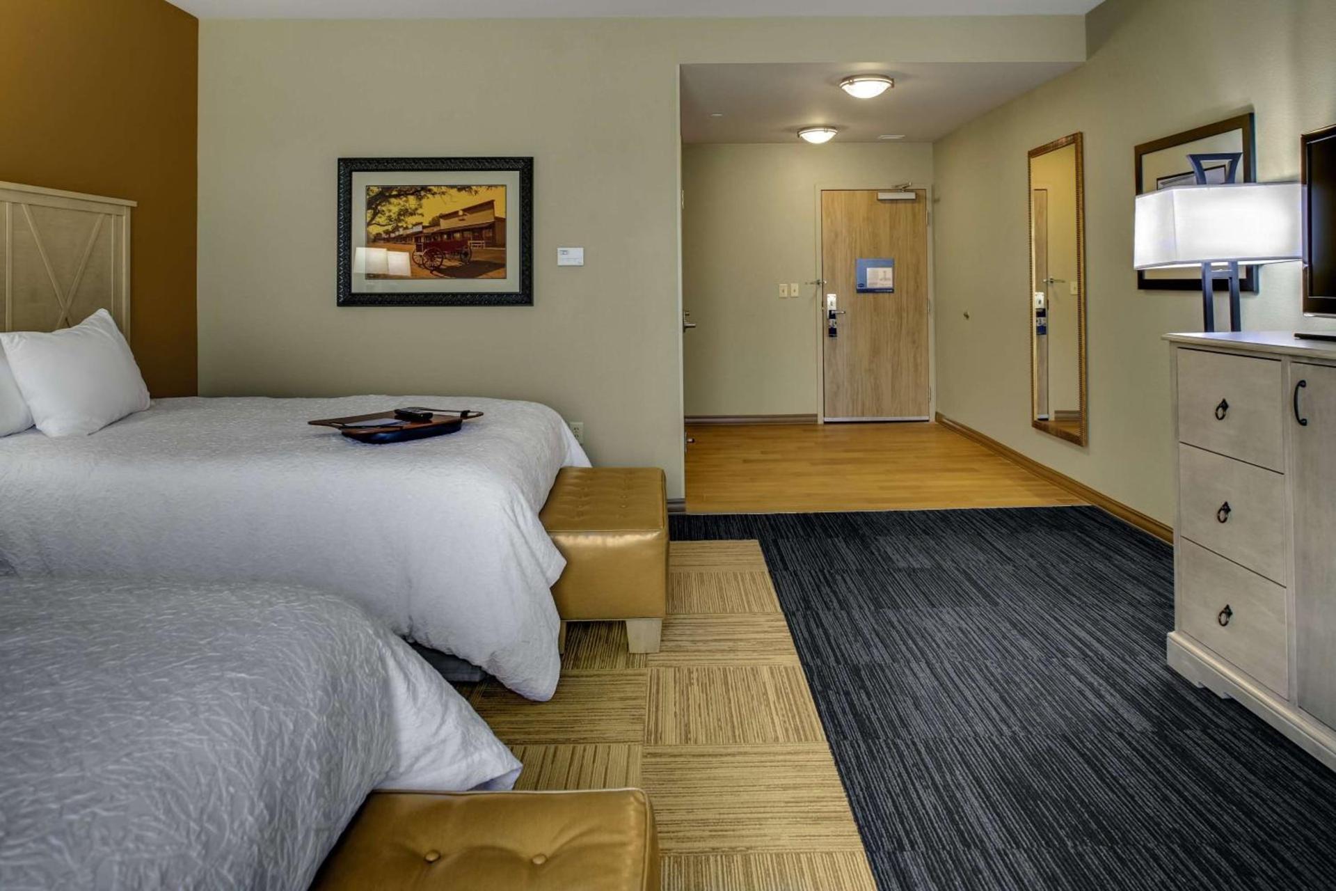 Hampton Inn & Suites by Hilton Dodge City Boot Hill Casino photo 55
