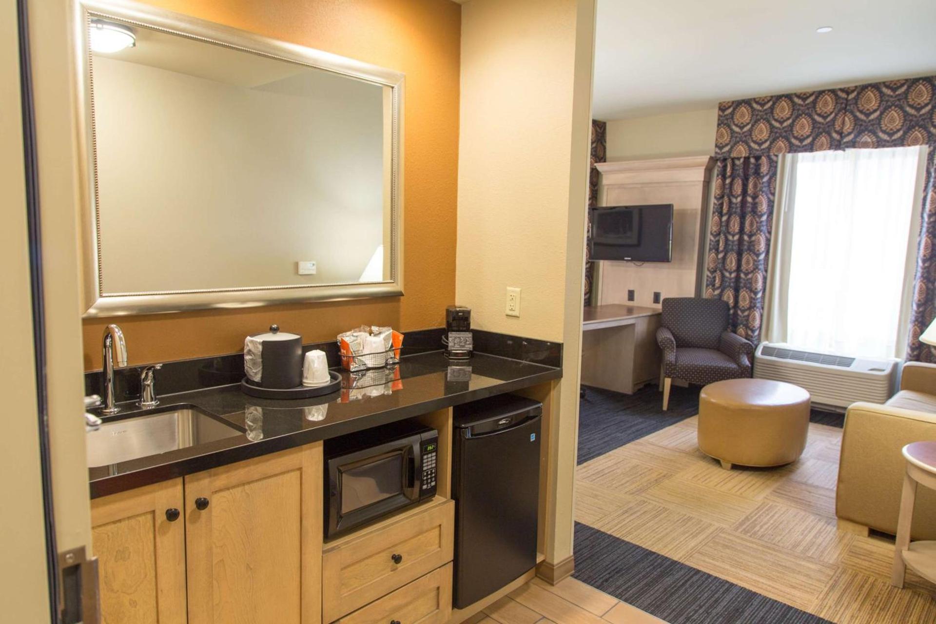 Hampton Inn & Suites by Hilton Dodge City Boot Hill Casino photo 57