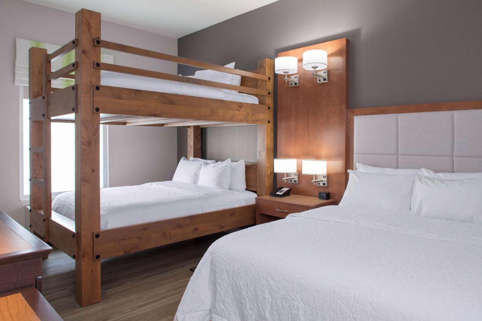 Hampton Inn & Suites by Hilton Columbus Scioto Downs photo 26