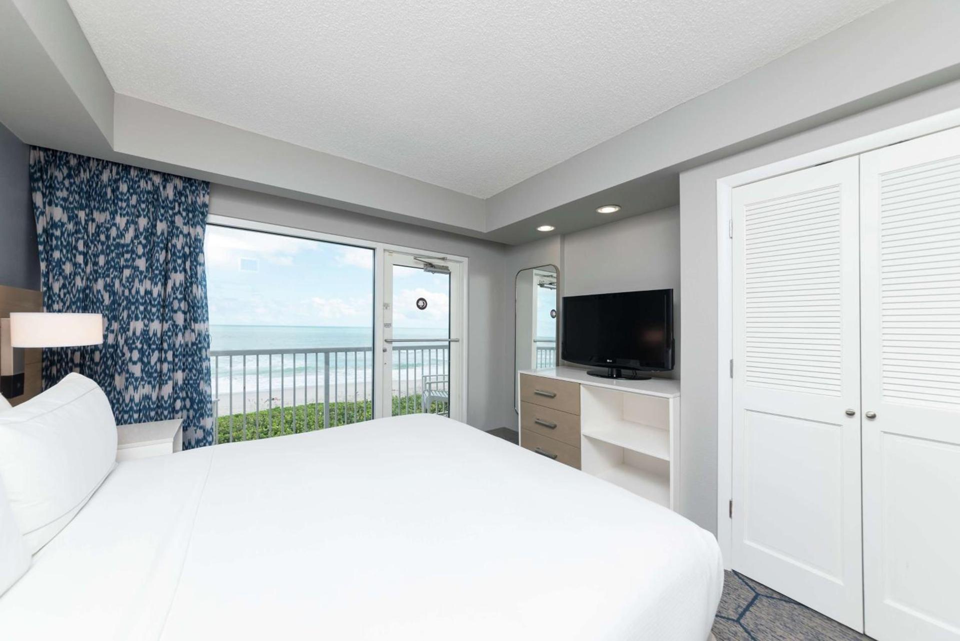 DoubleTree Suites by Hilton Melbourne Beach Oceanfront photo 26