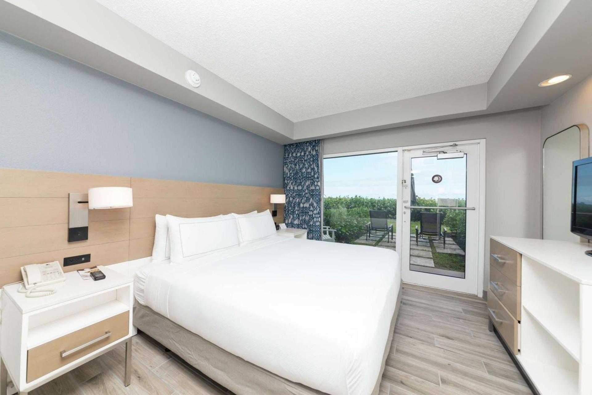 DoubleTree Suites by Hilton Melbourne Beach Oceanfront photo 40