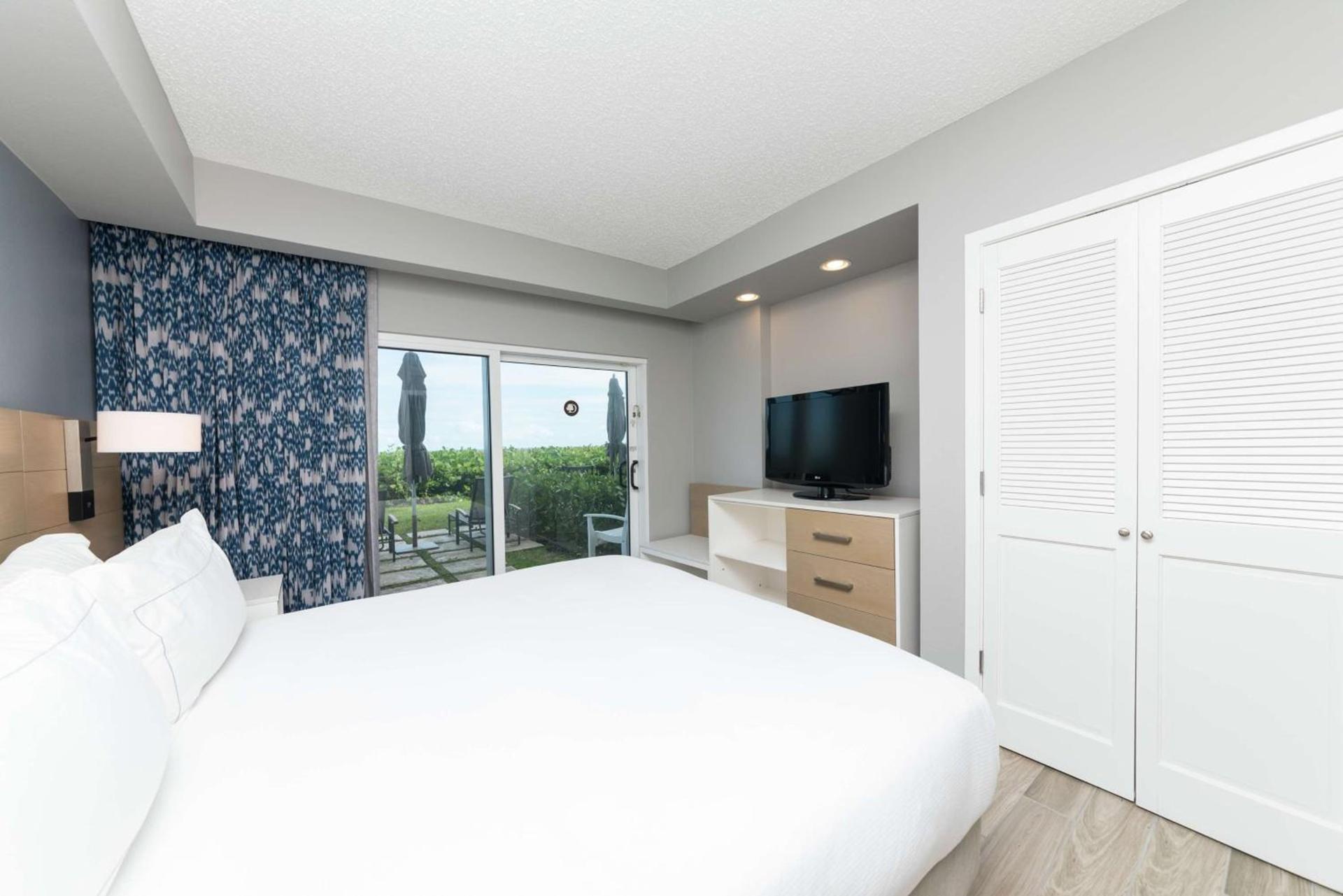 DoubleTree Suites by Hilton Melbourne Beach Oceanfront photo 43