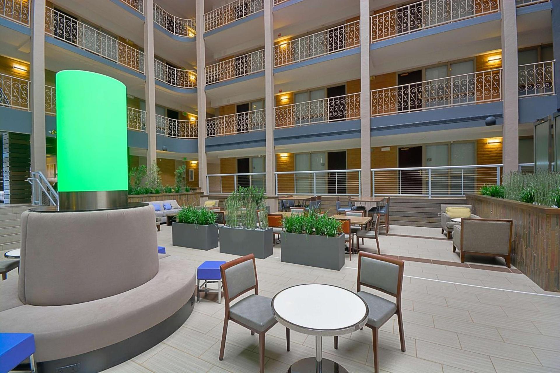 Embassy Suites by Hilton Denver Central Park photo 20