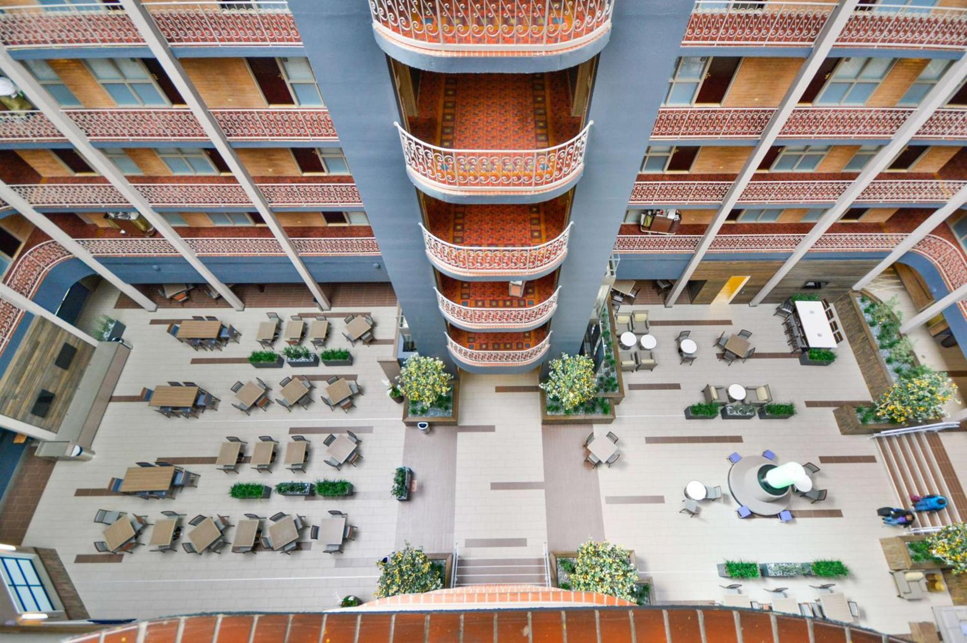 Embassy Suites by Hilton Denver Central Park photo 1