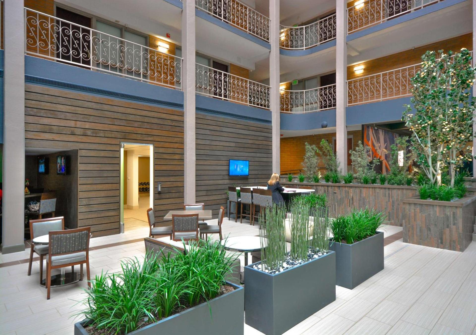 Embassy Suites by Hilton Denver Central Park photo 18