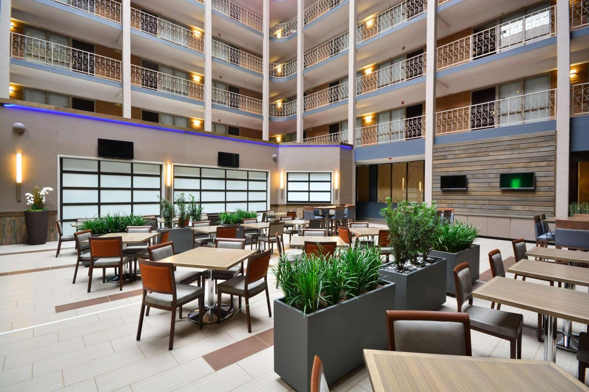 Embassy Suites by Hilton Denver Central Park photo 34