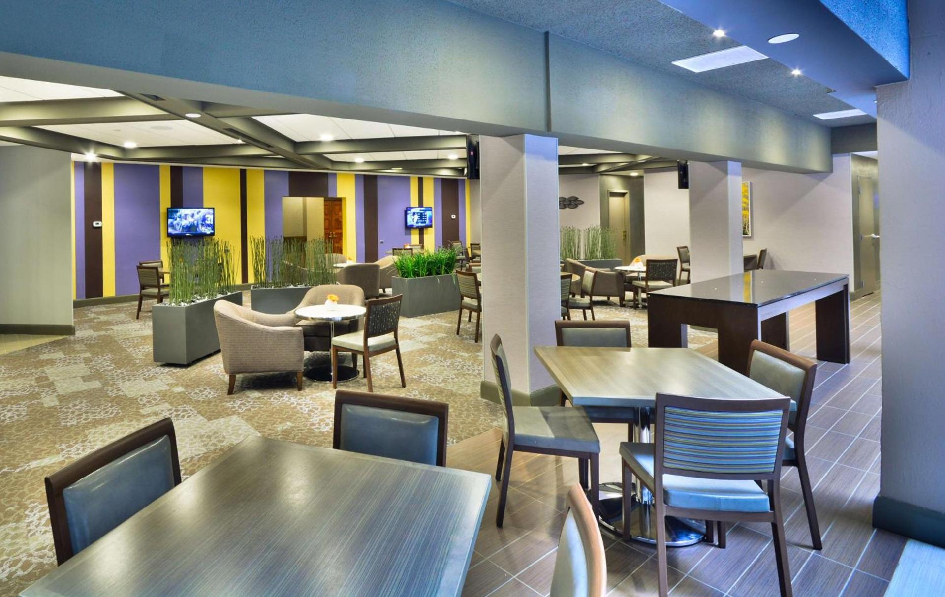 Embassy Suites by Hilton Denver Central Park photo 16