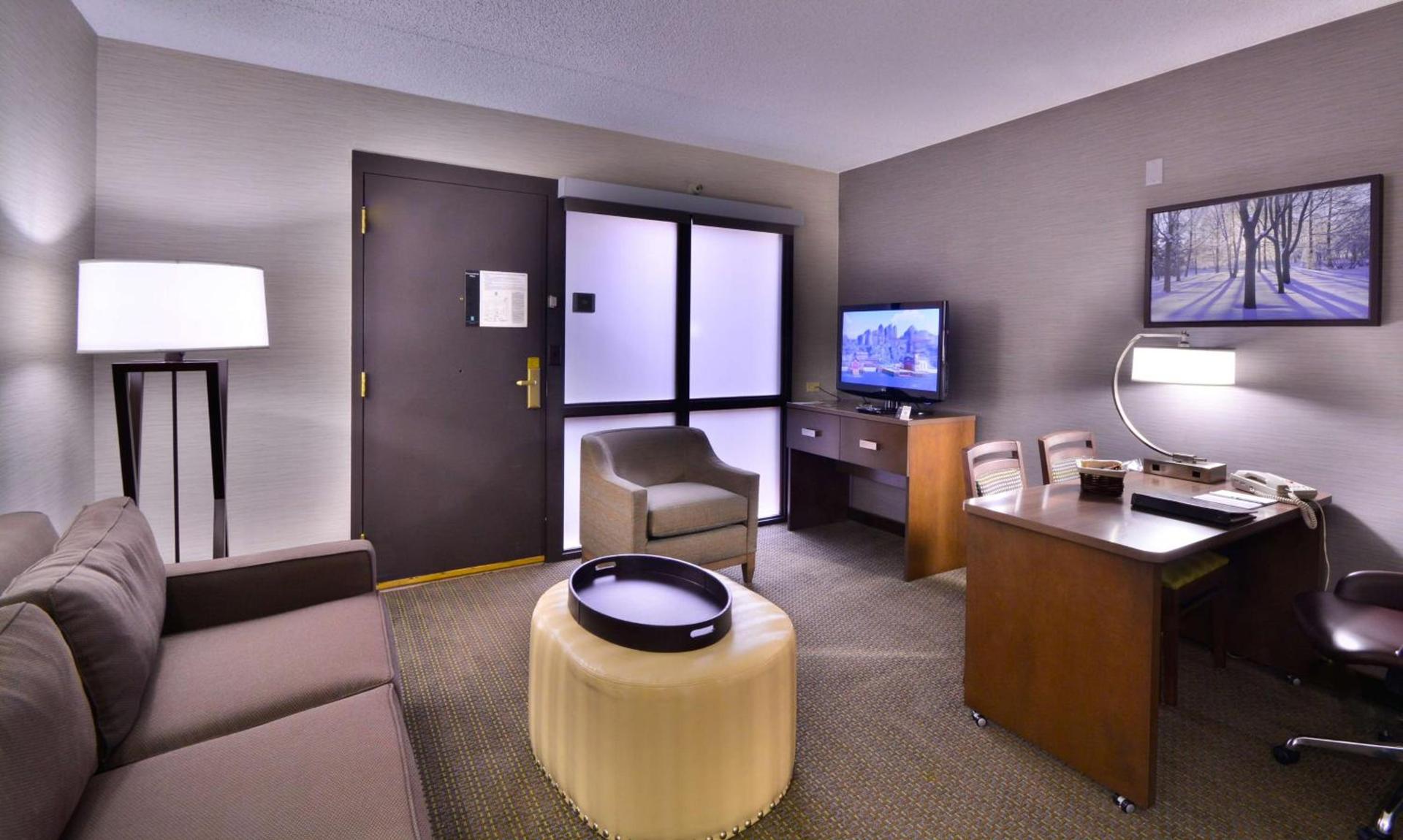 Embassy Suites by Hilton Denver Central Park photo 15