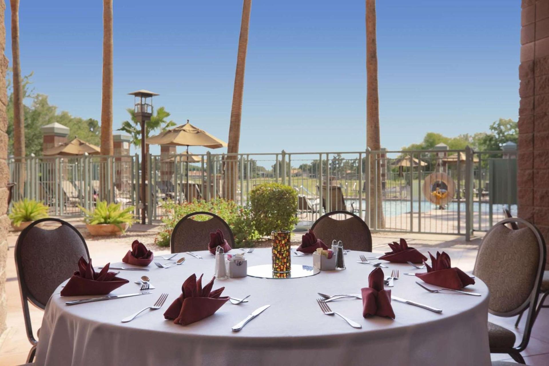Embassy Suites by Hilton Phoenix Scottsdale photo 20