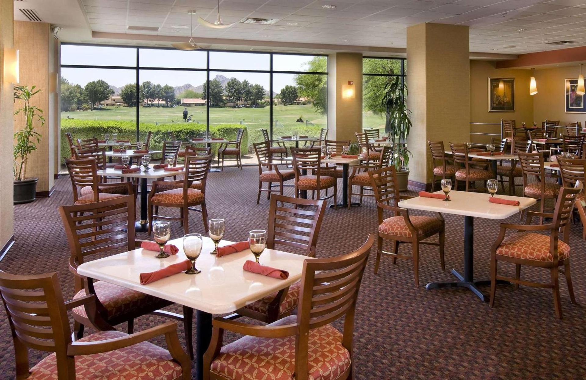 Embassy Suites by Hilton Phoenix Scottsdale photo 12