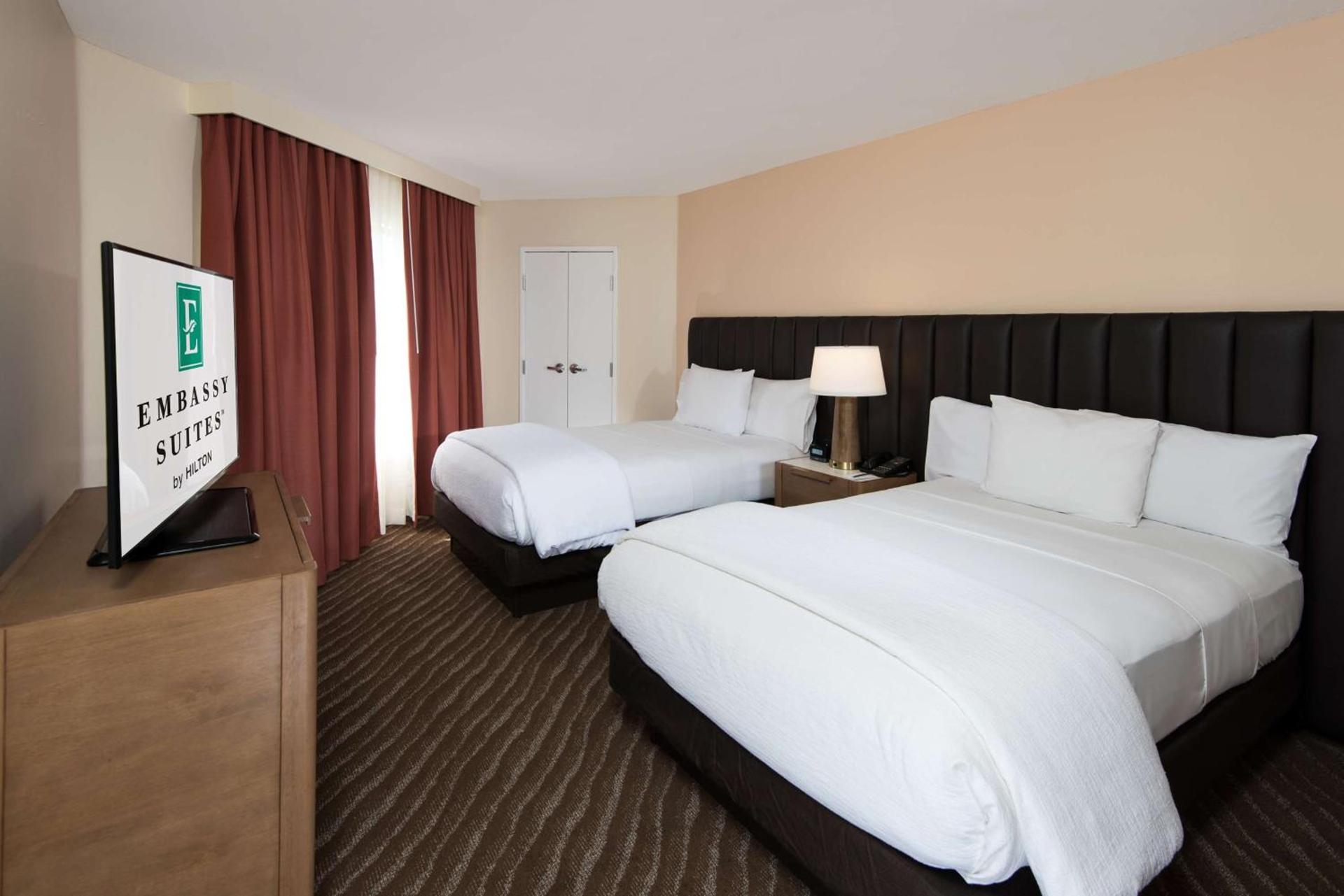 Embassy Suites by Hilton Phoenix Scottsdale photo 21