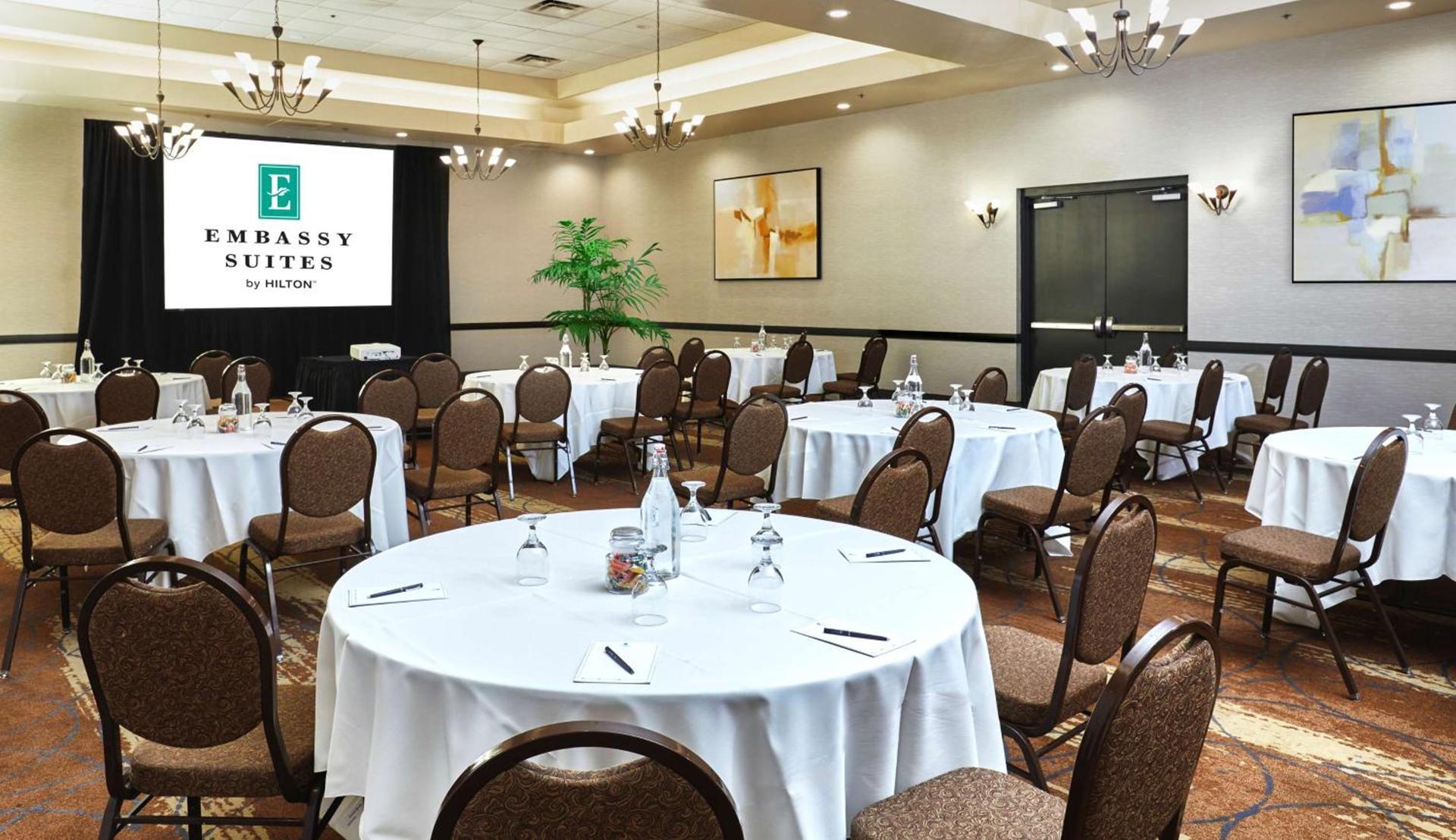 Embassy Suites by Hilton Phoenix Scottsdale photo 36