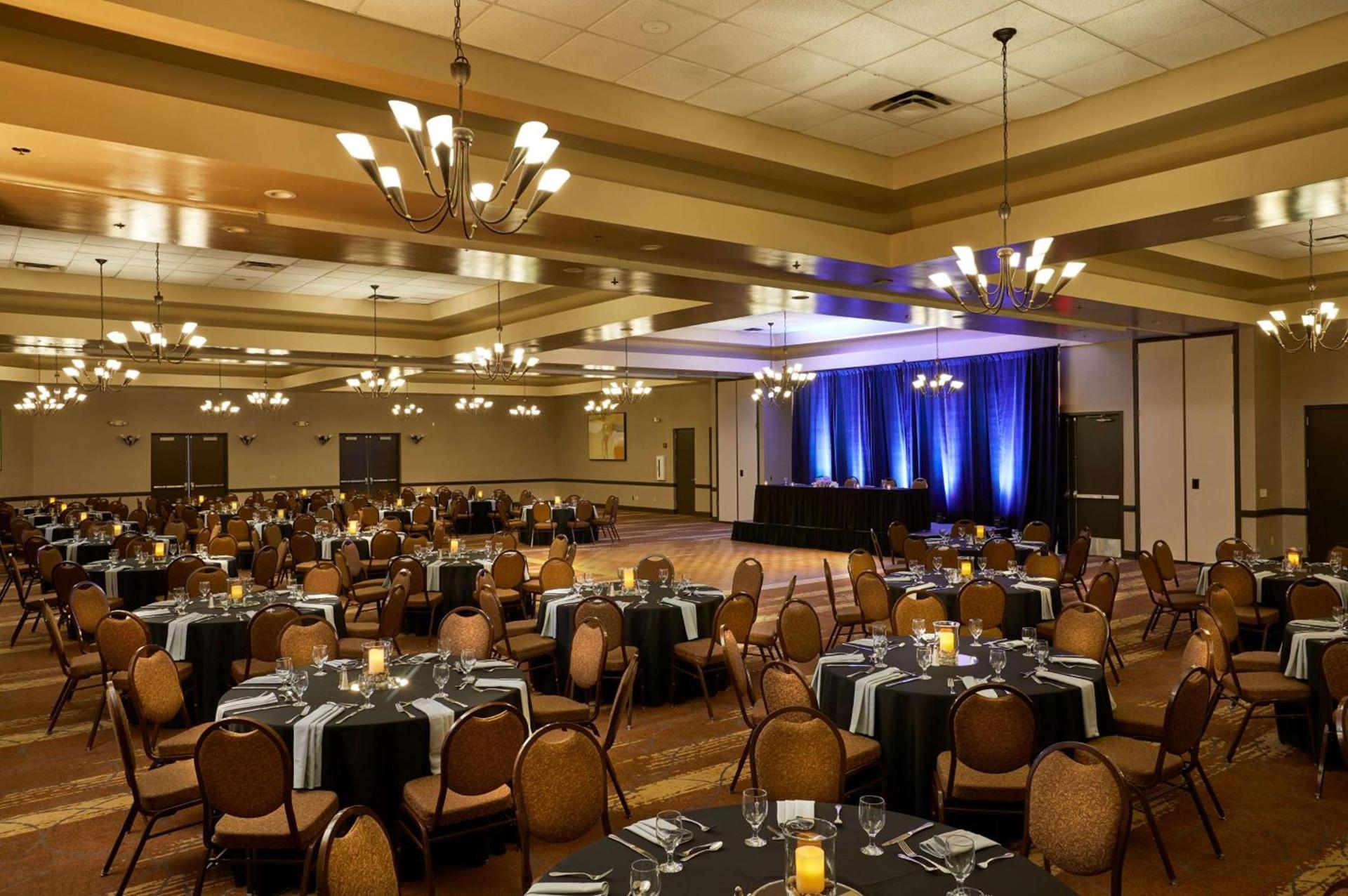 Embassy Suites by Hilton Phoenix Scottsdale photo 28