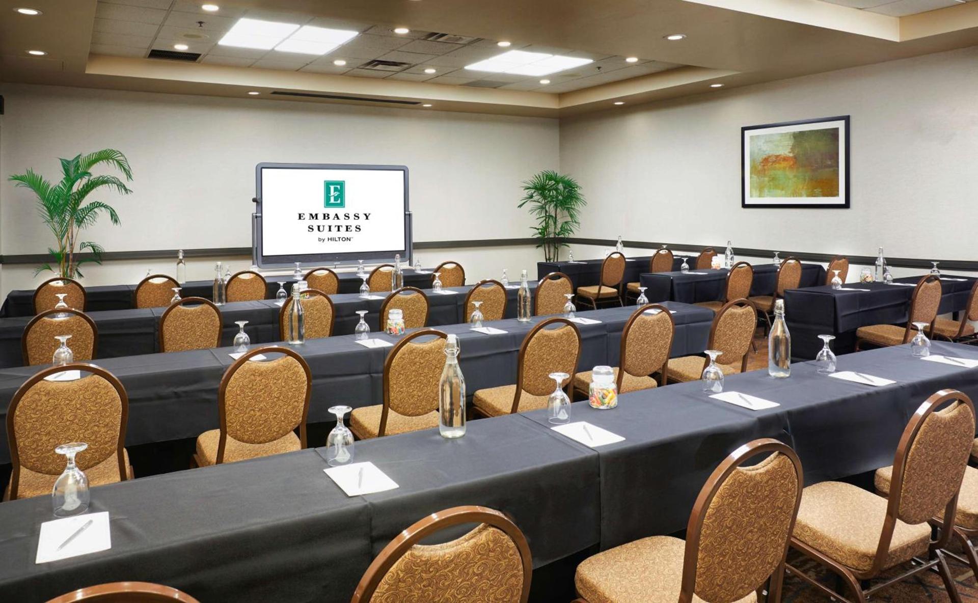 Embassy Suites by Hilton Phoenix Scottsdale photo 24