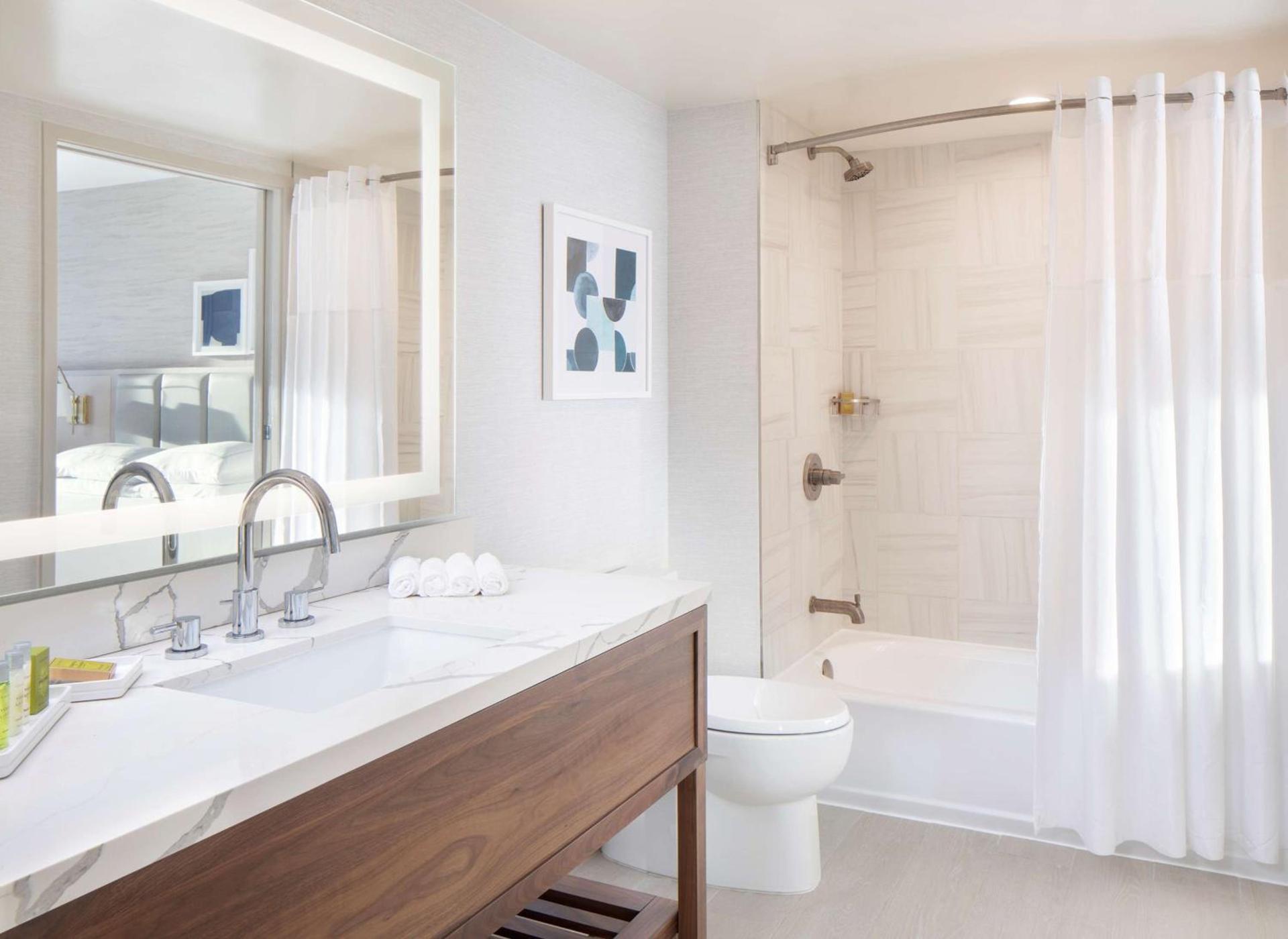 Hilton Santa Monica photo 32