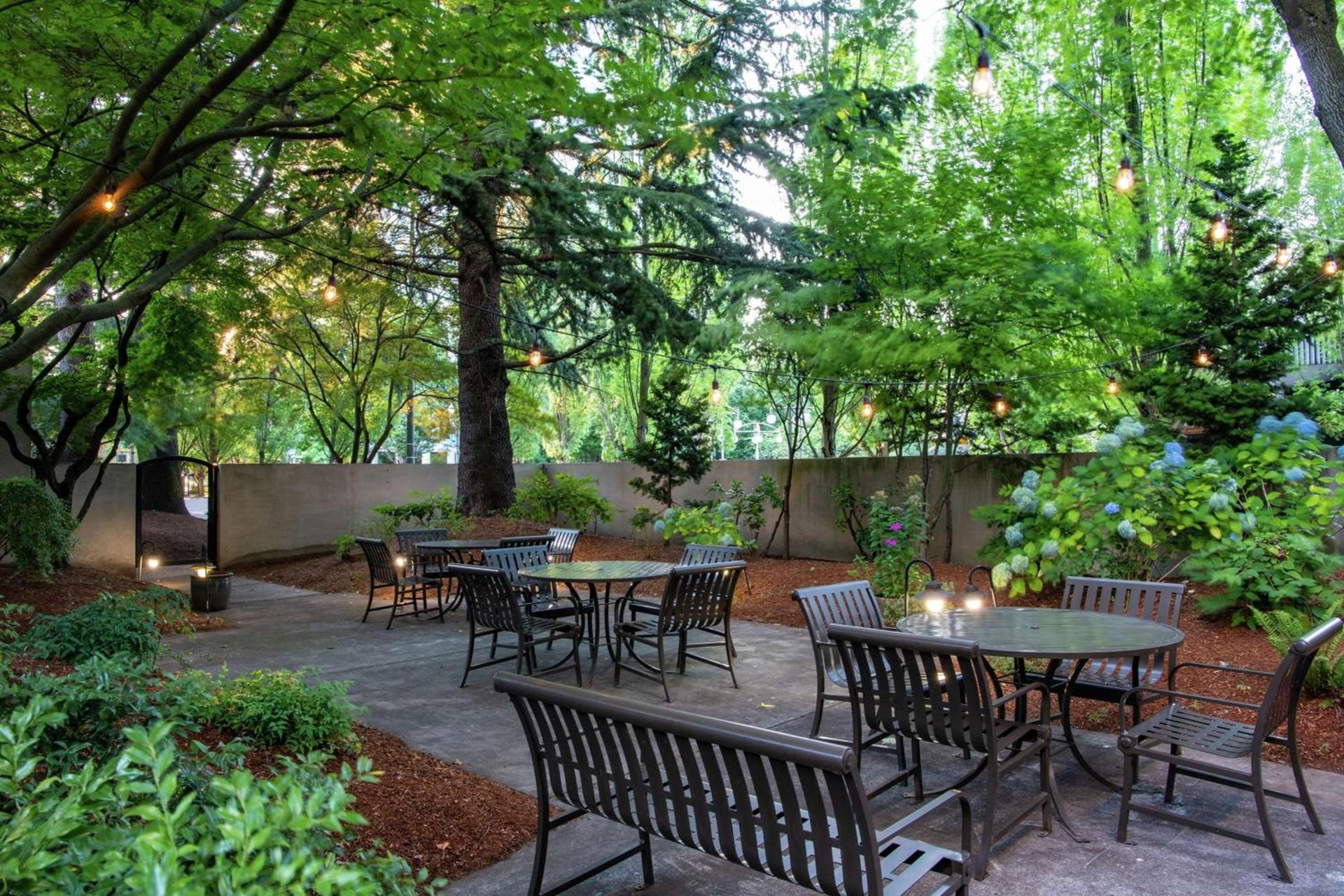 DoubleTree by Hilton Portland photo 3