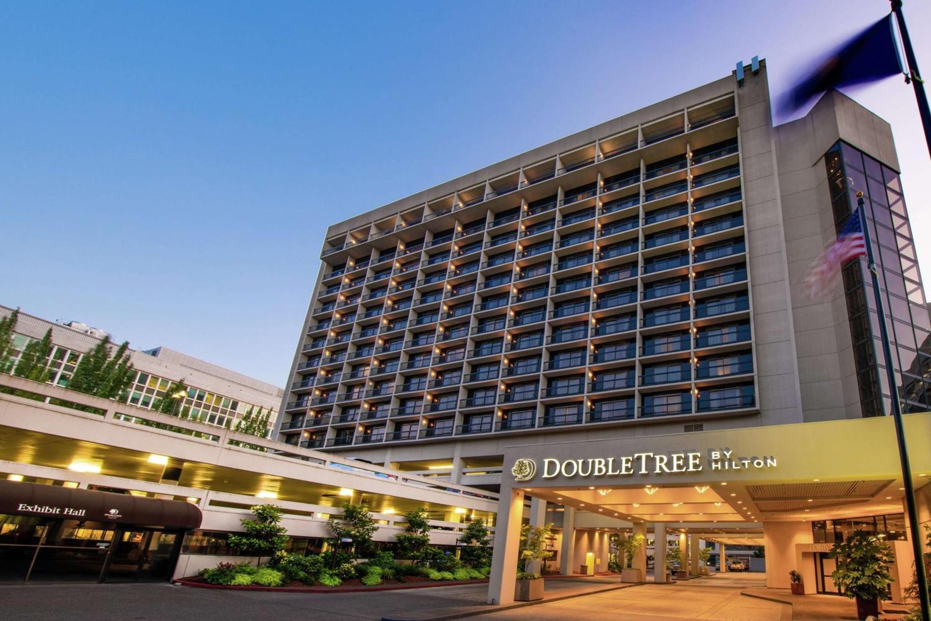 DoubleTree by Hilton Portland photo 2