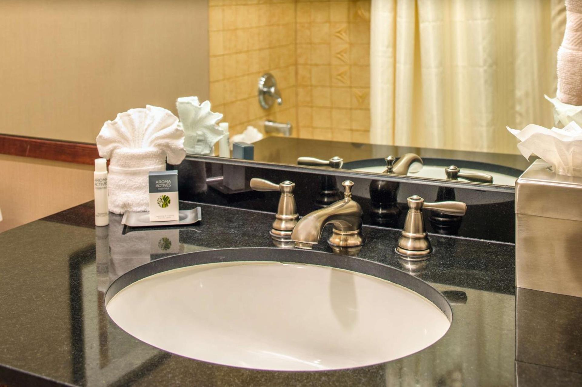 DoubleTree by Hilton Portland photo 38