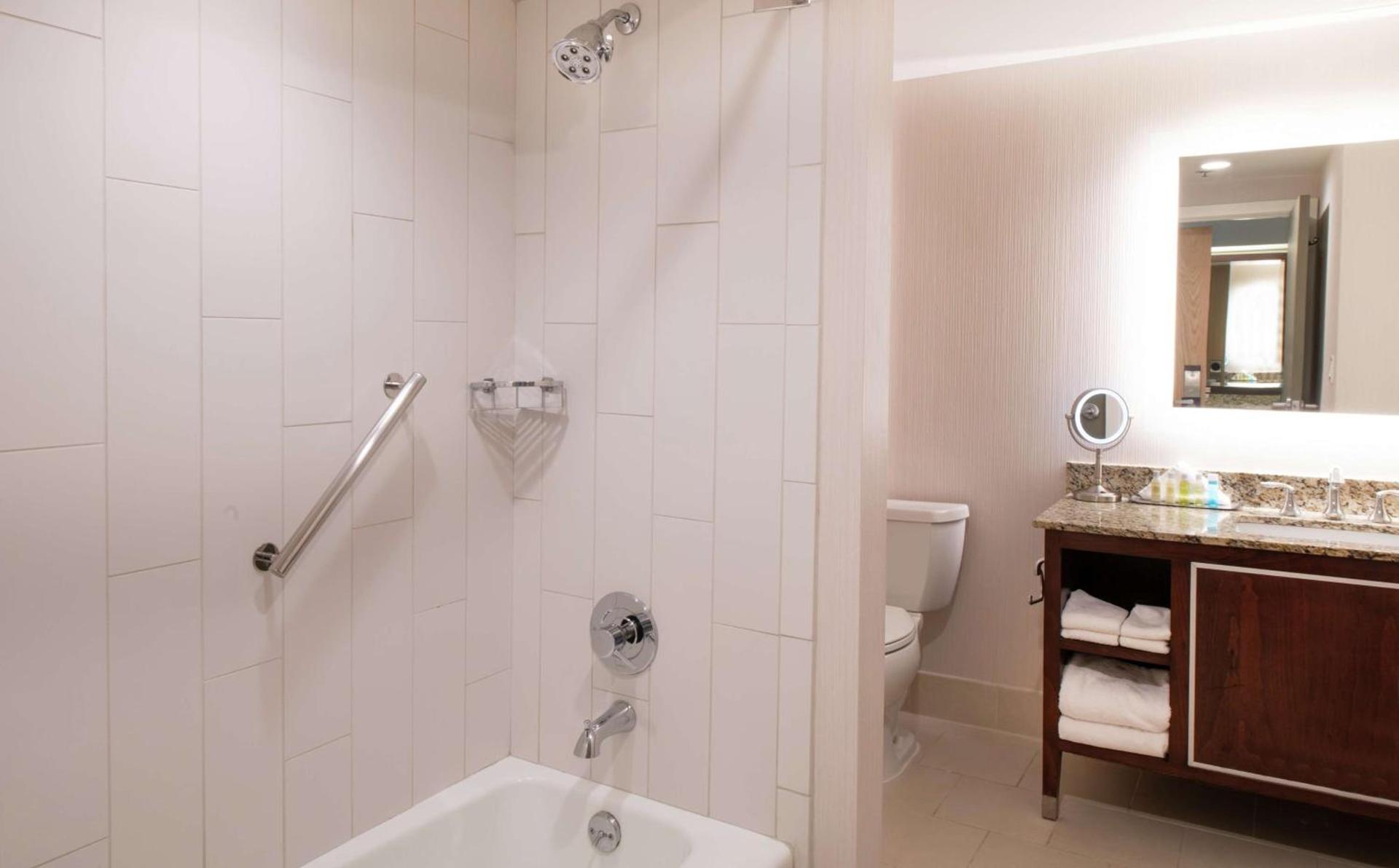 DoubleTree by Hilton Portland photo 42