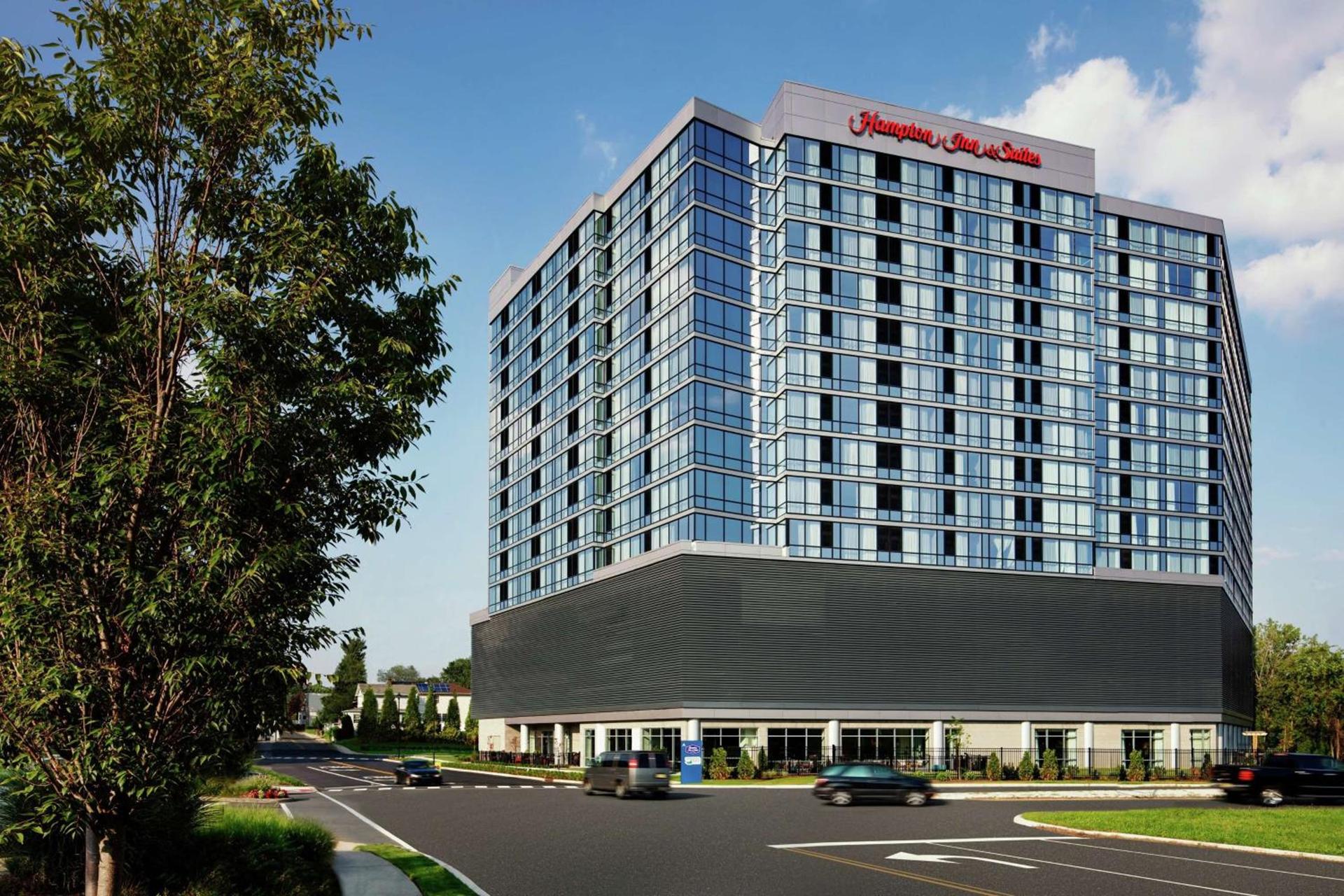 Hampton Inn & Suites Teaneck/Glenpointe photo 3