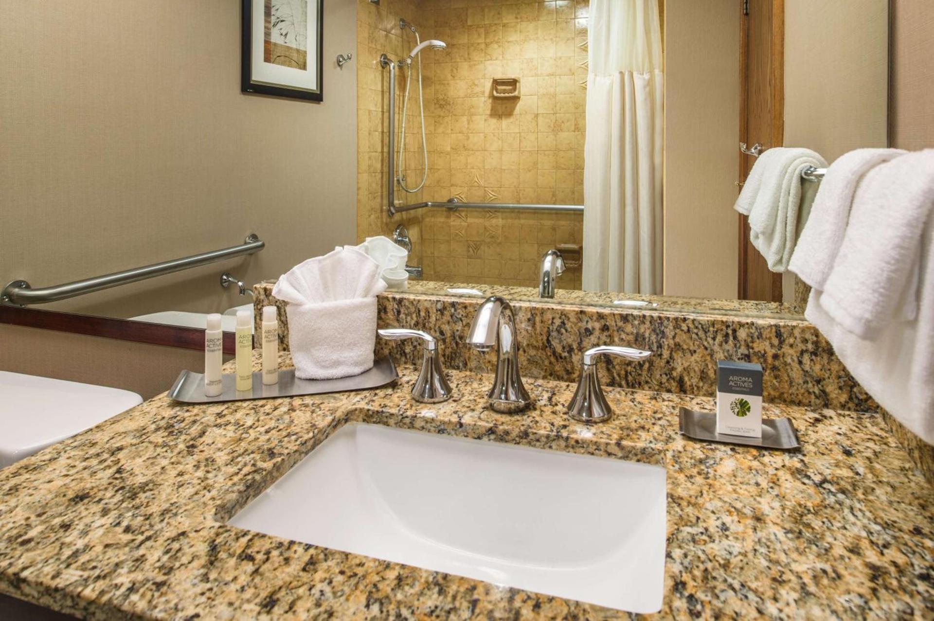 DoubleTree by Hilton Portland photo 44