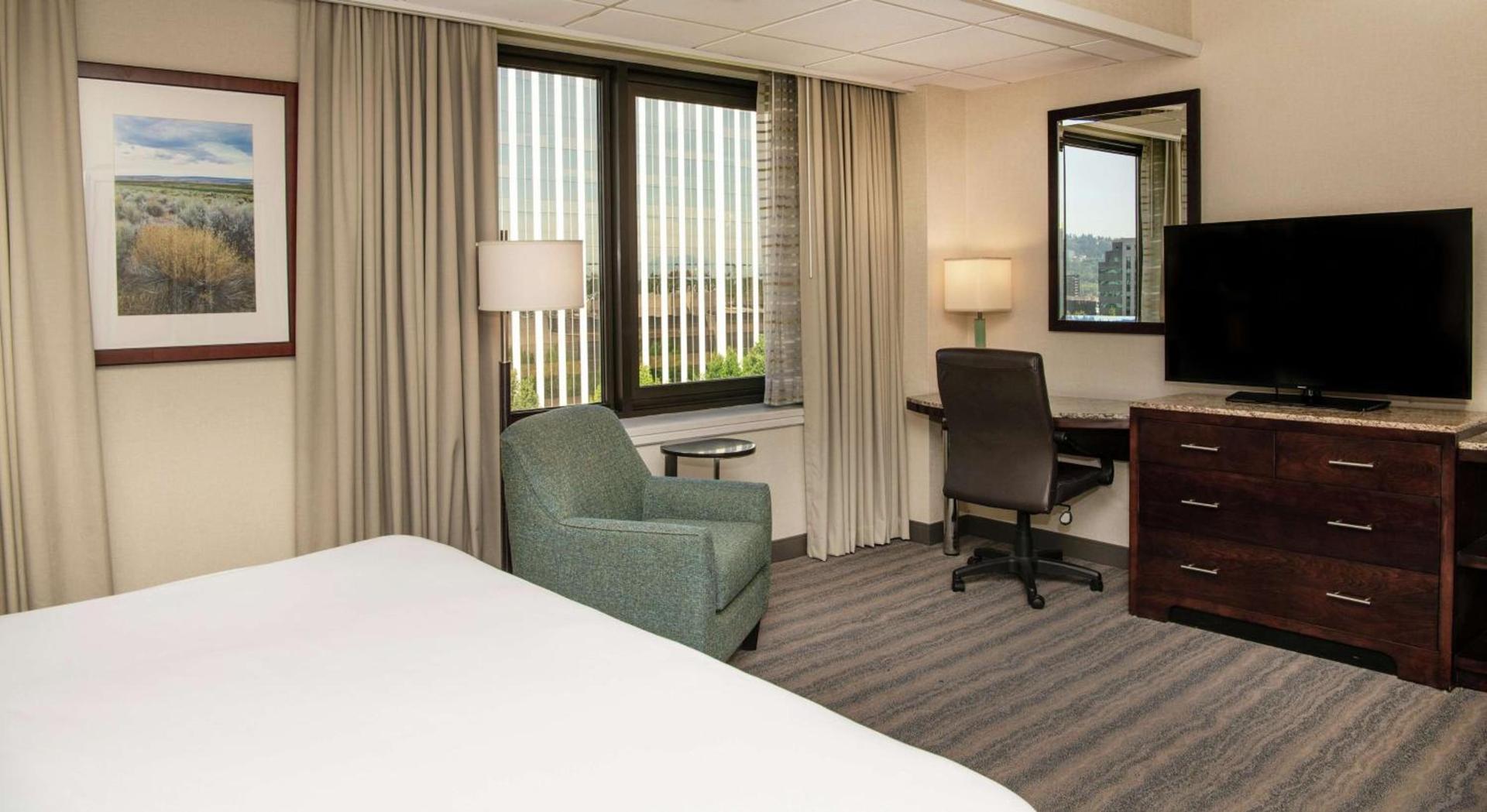 DoubleTree by Hilton Portland photo 59