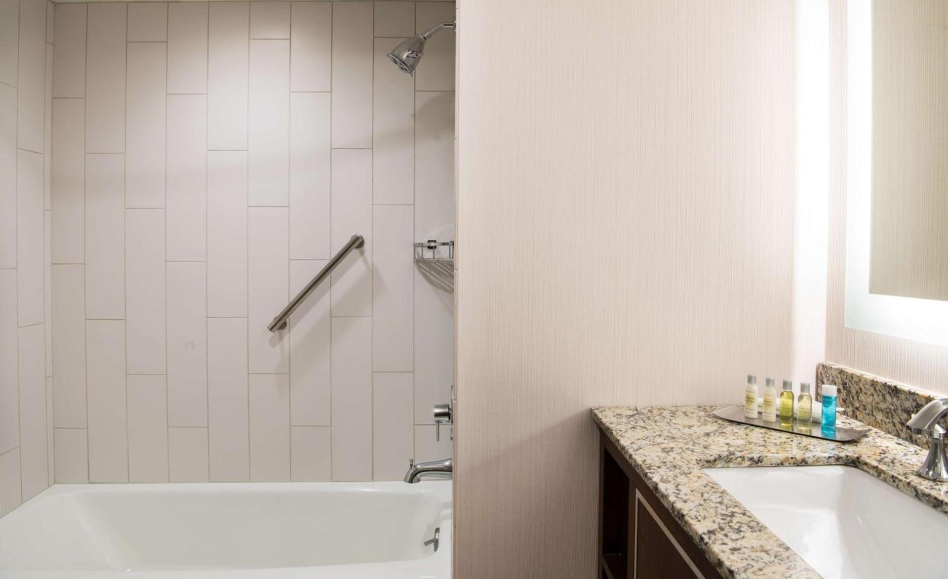 DoubleTree by Hilton Portland photo 64