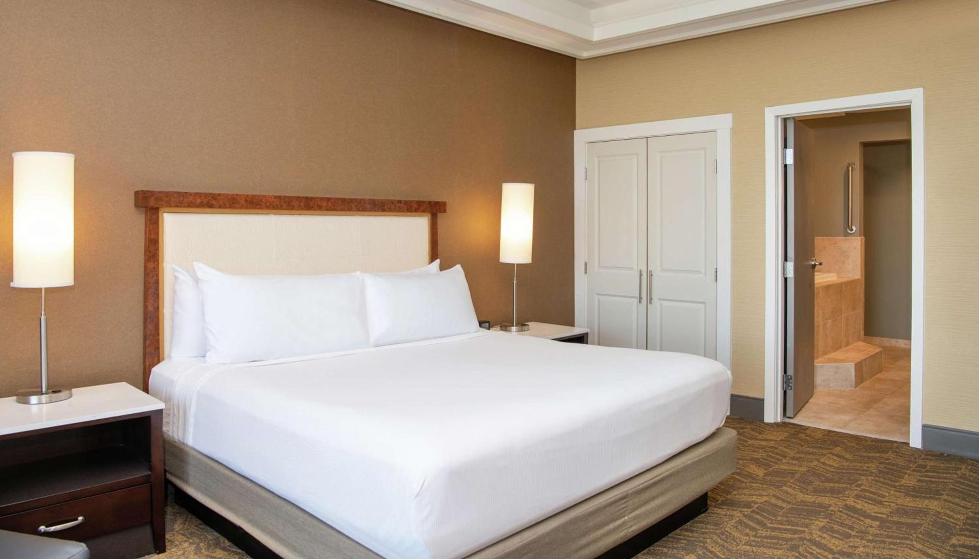 DoubleTree by Hilton Portland photo 70