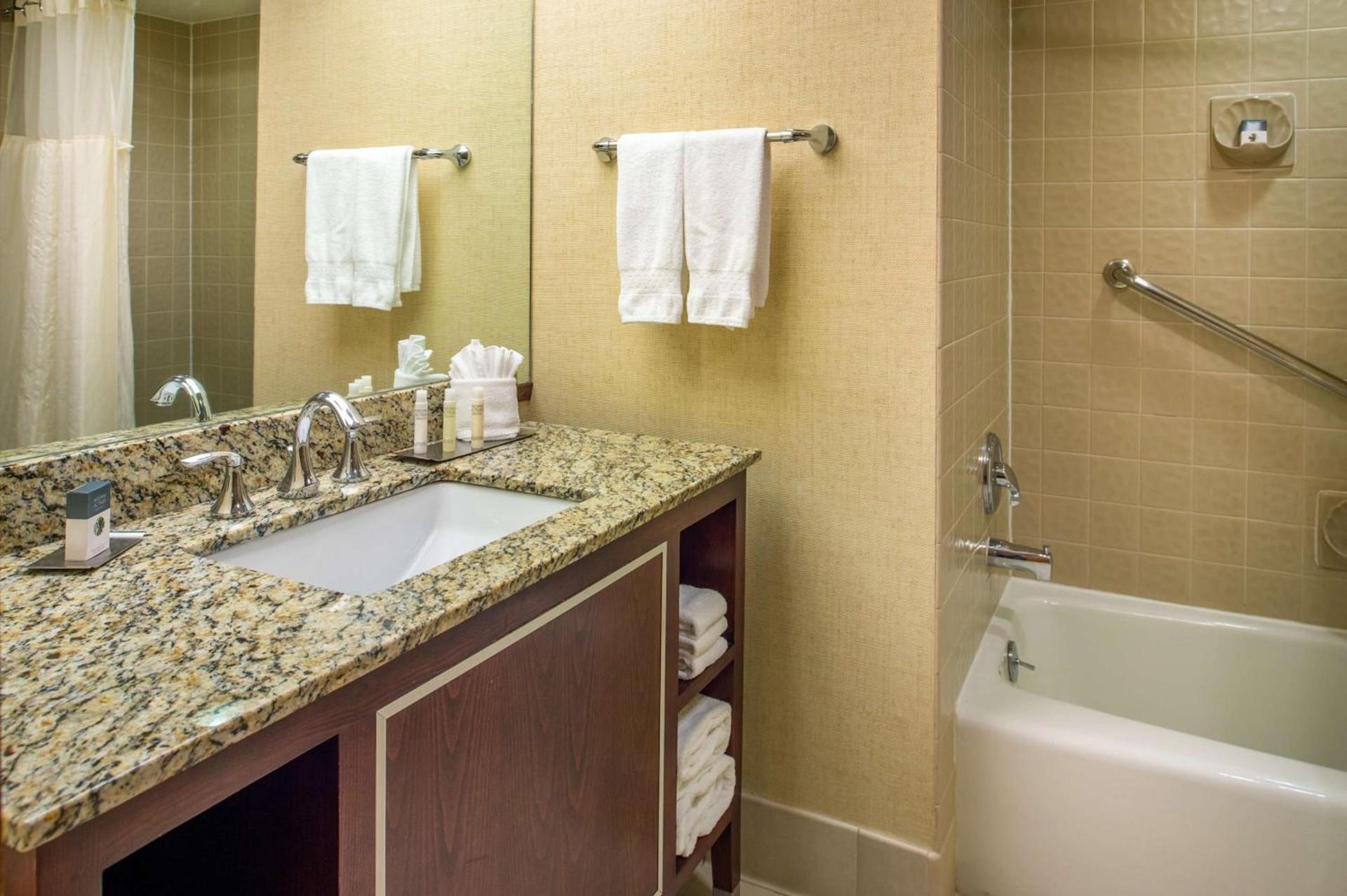 DoubleTree by Hilton Portland photo 72