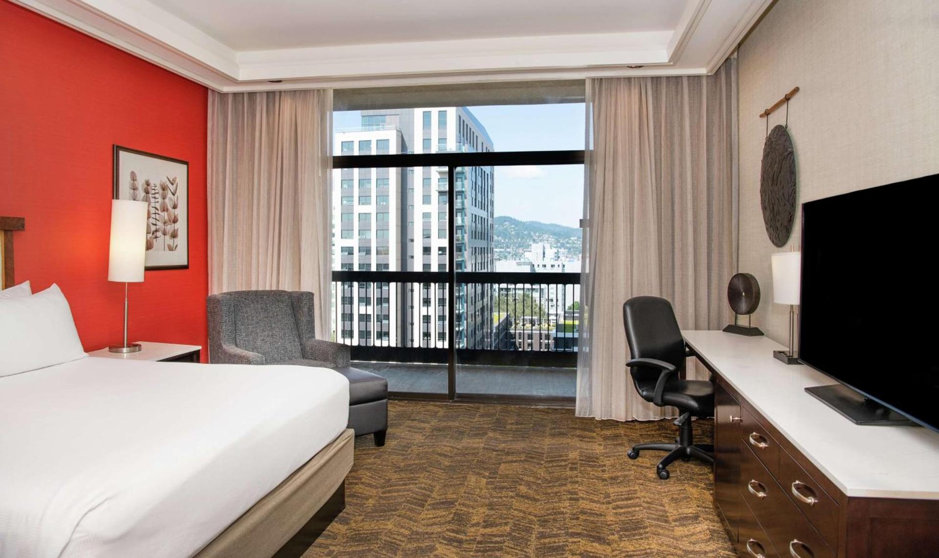 DoubleTree by Hilton Portland photo 100