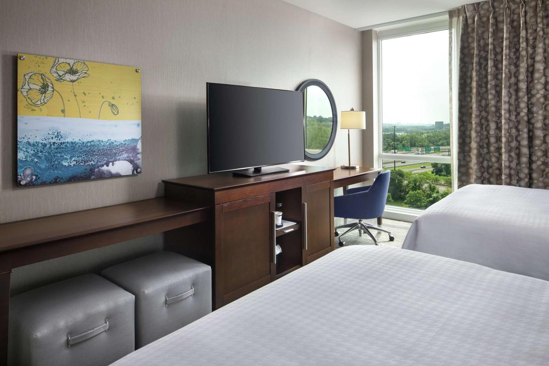 Hampton Inn & Suites Teaneck/Glenpointe photo 21