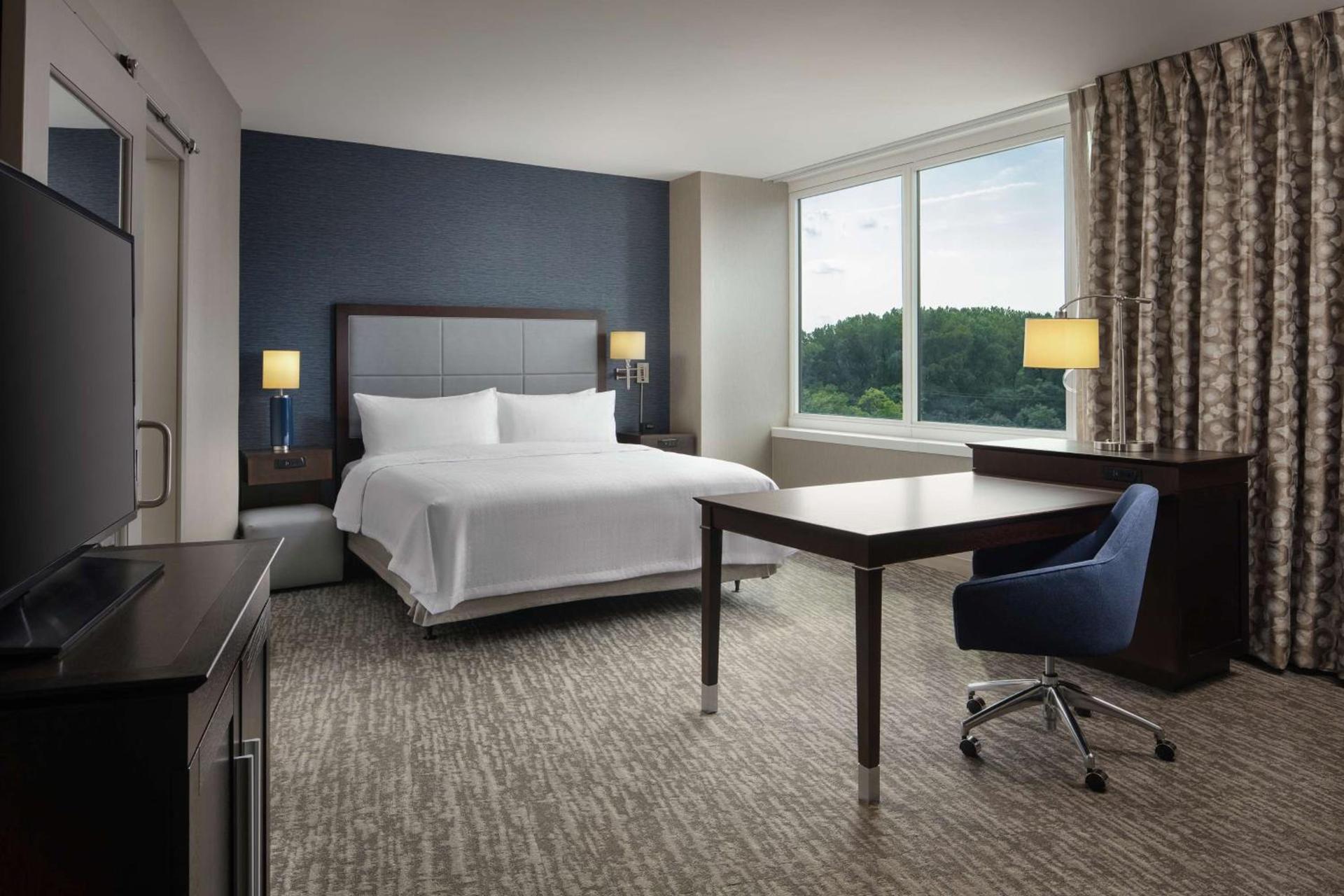 Hampton Inn & Suites Teaneck/Glenpointe photo 22