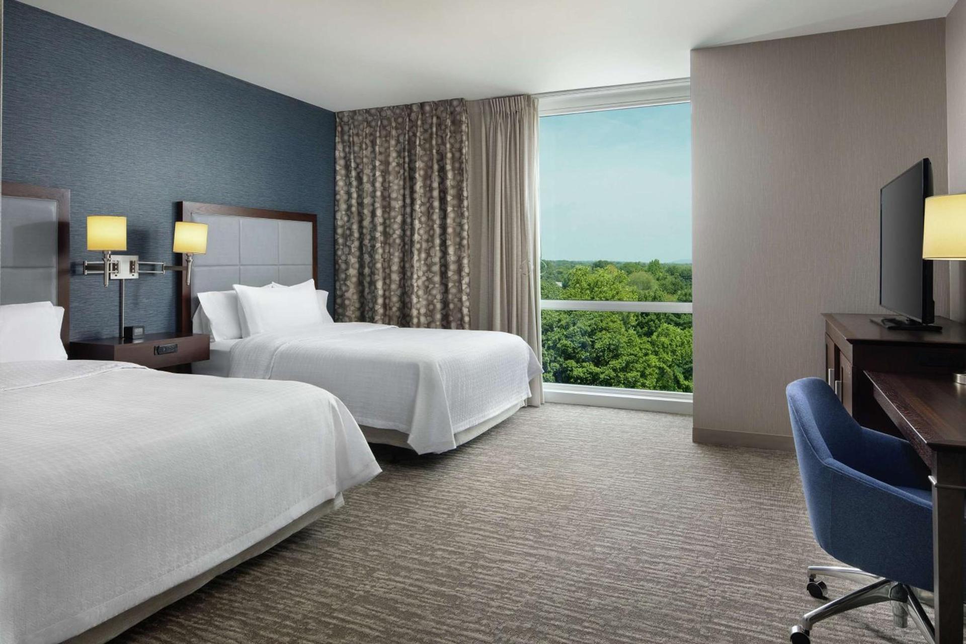Hampton Inn & Suites Teaneck/Glenpointe photo 27