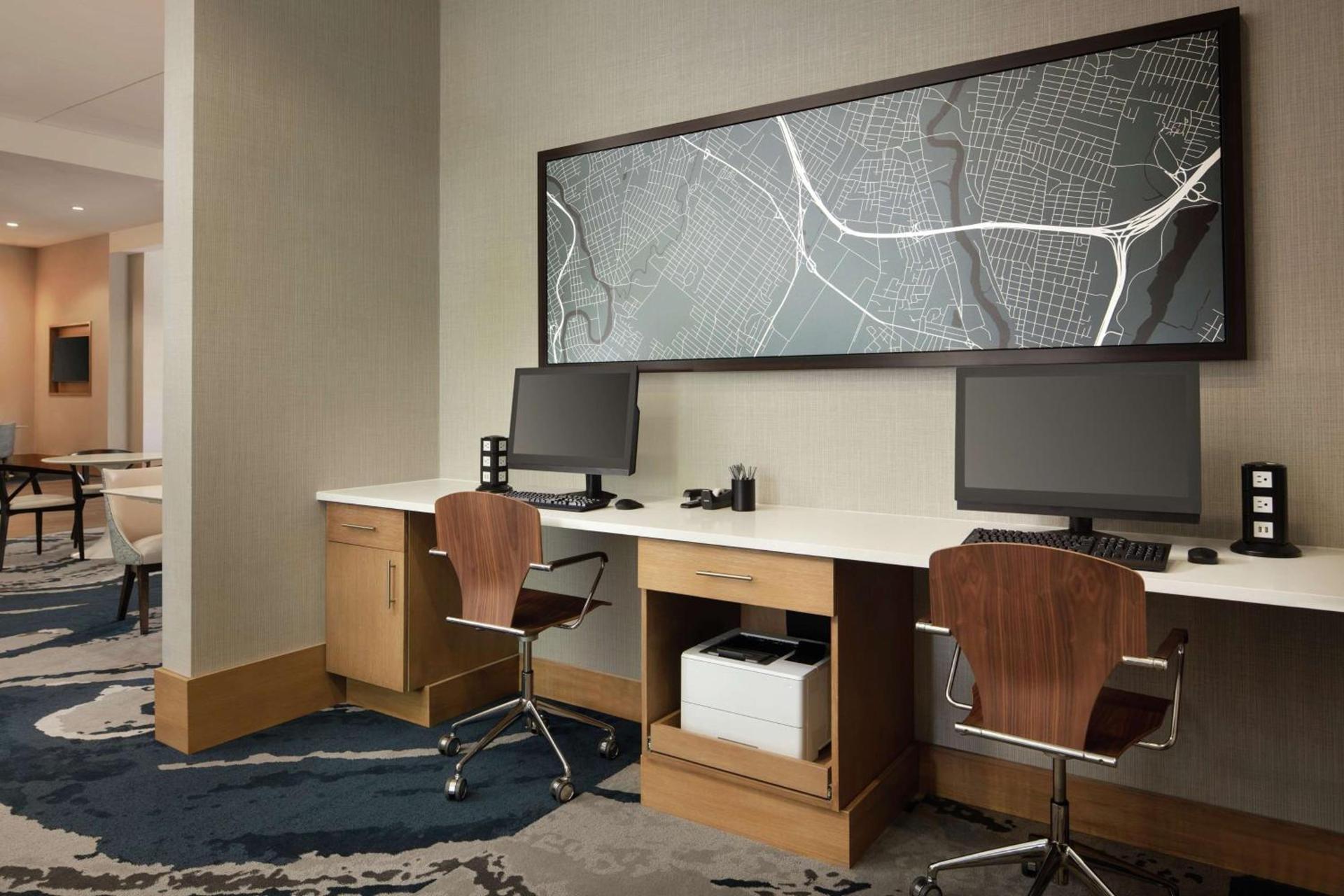 Hampton Inn & Suites Teaneck/Glenpointe photo 38