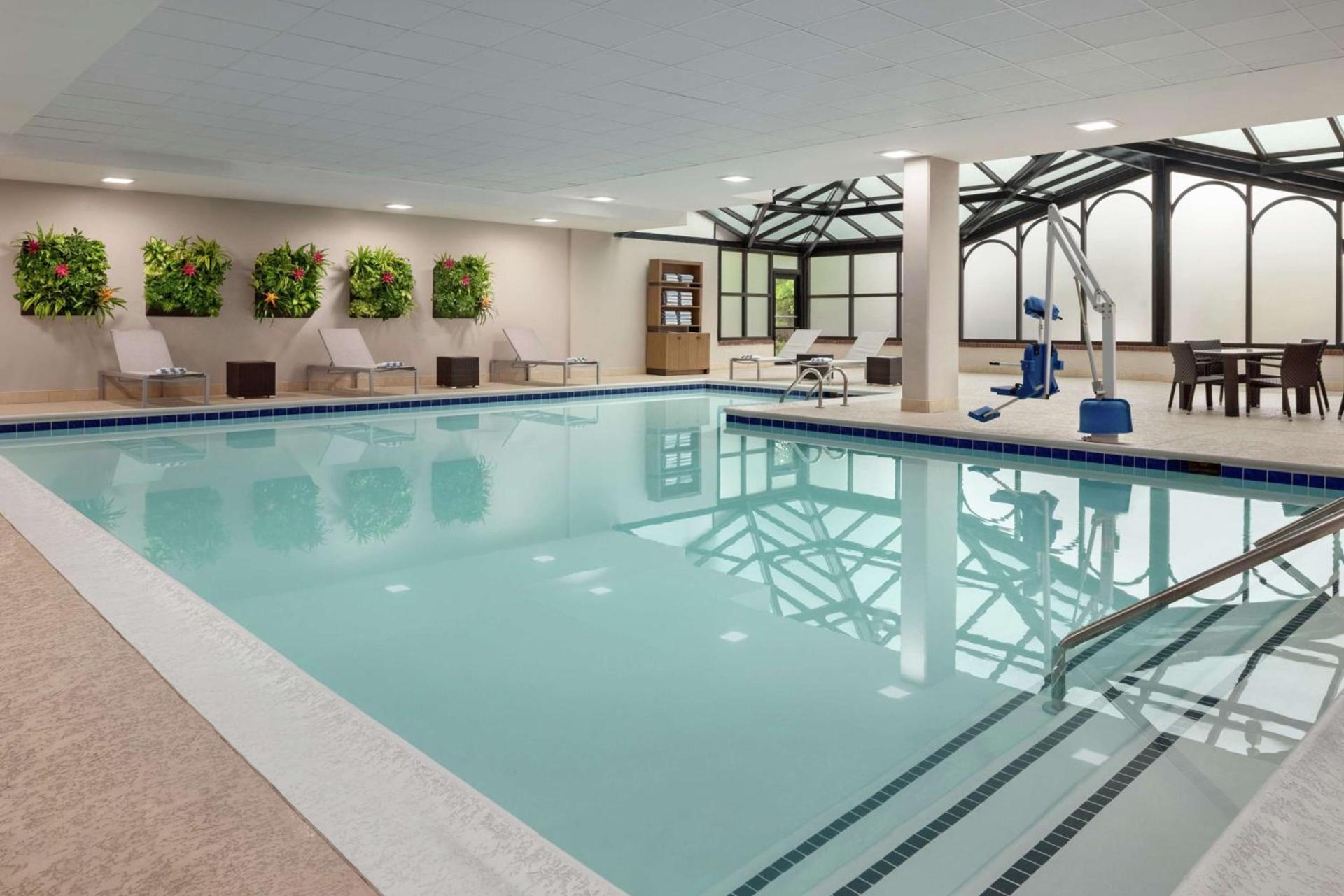 Embassy Suites by Hilton Atlanta Alpharetta photo 9