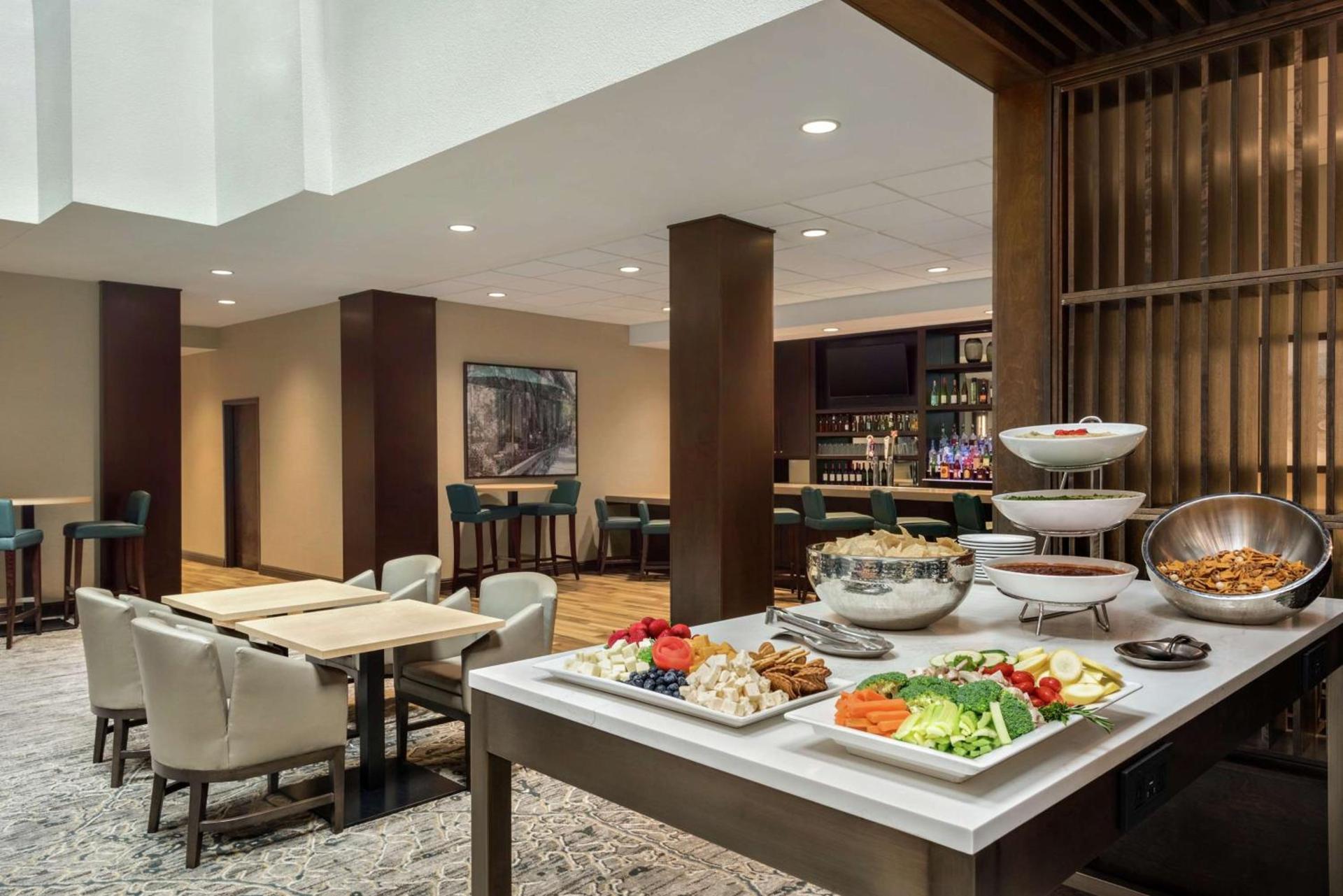 Embassy Suites by Hilton Atlanta Alpharetta photo 12