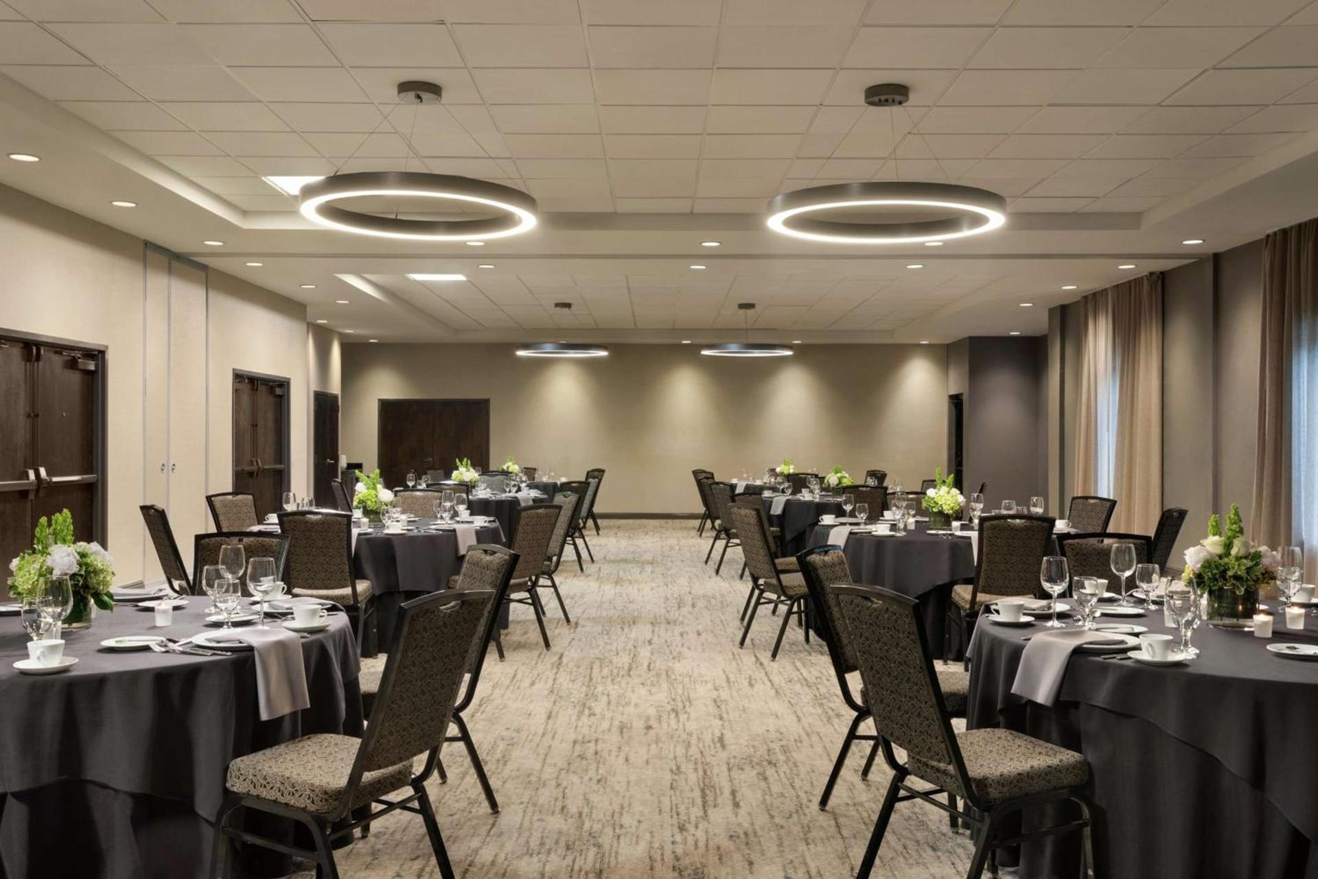 Embassy Suites by Hilton Atlanta Alpharetta photo 16