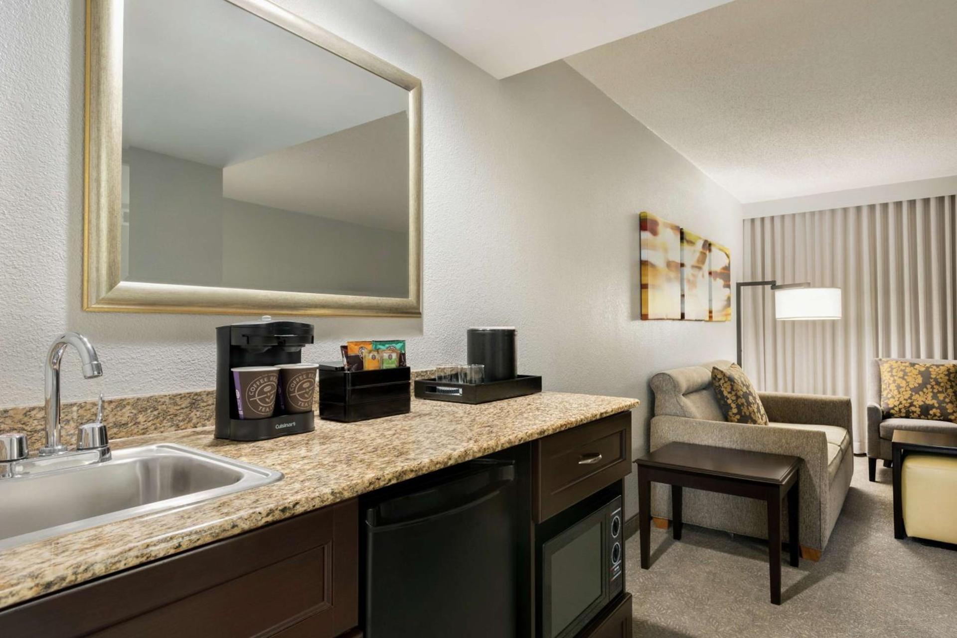 Embassy Suites by Hilton Atlanta Alpharetta photo 32