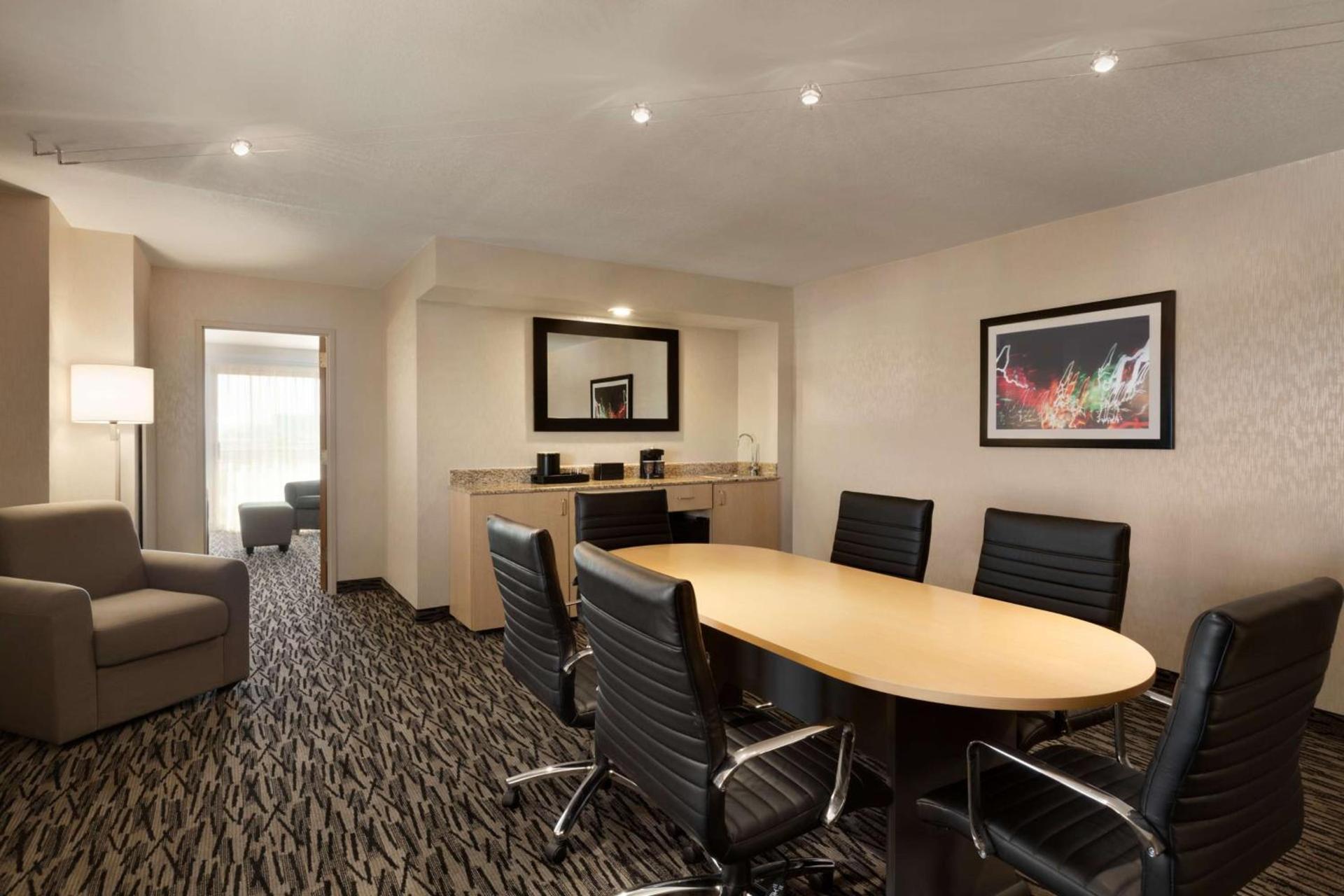 Embassy Suites by Hilton Convention Center Las Vegas photo 16