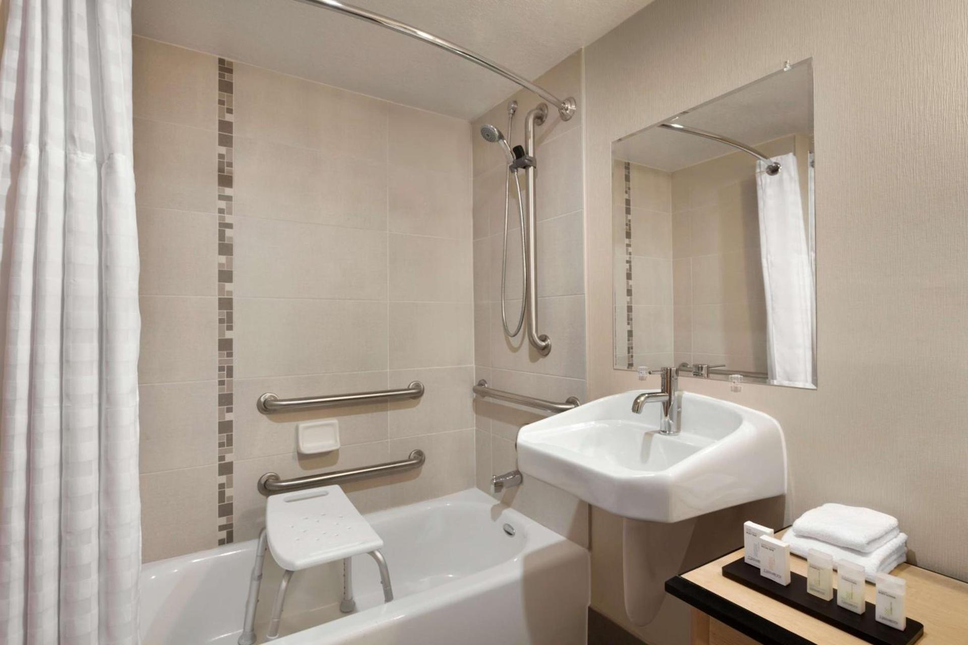 Embassy Suites by Hilton Convention Center Las Vegas photo 34