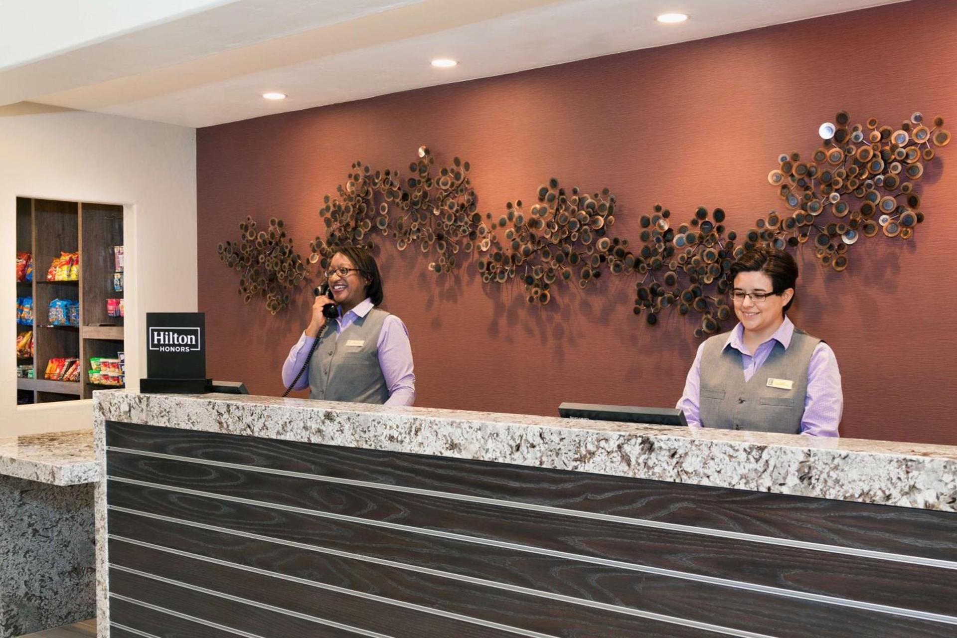 Embassy Suites by Hilton Temecula Valley Wine Country photo 7