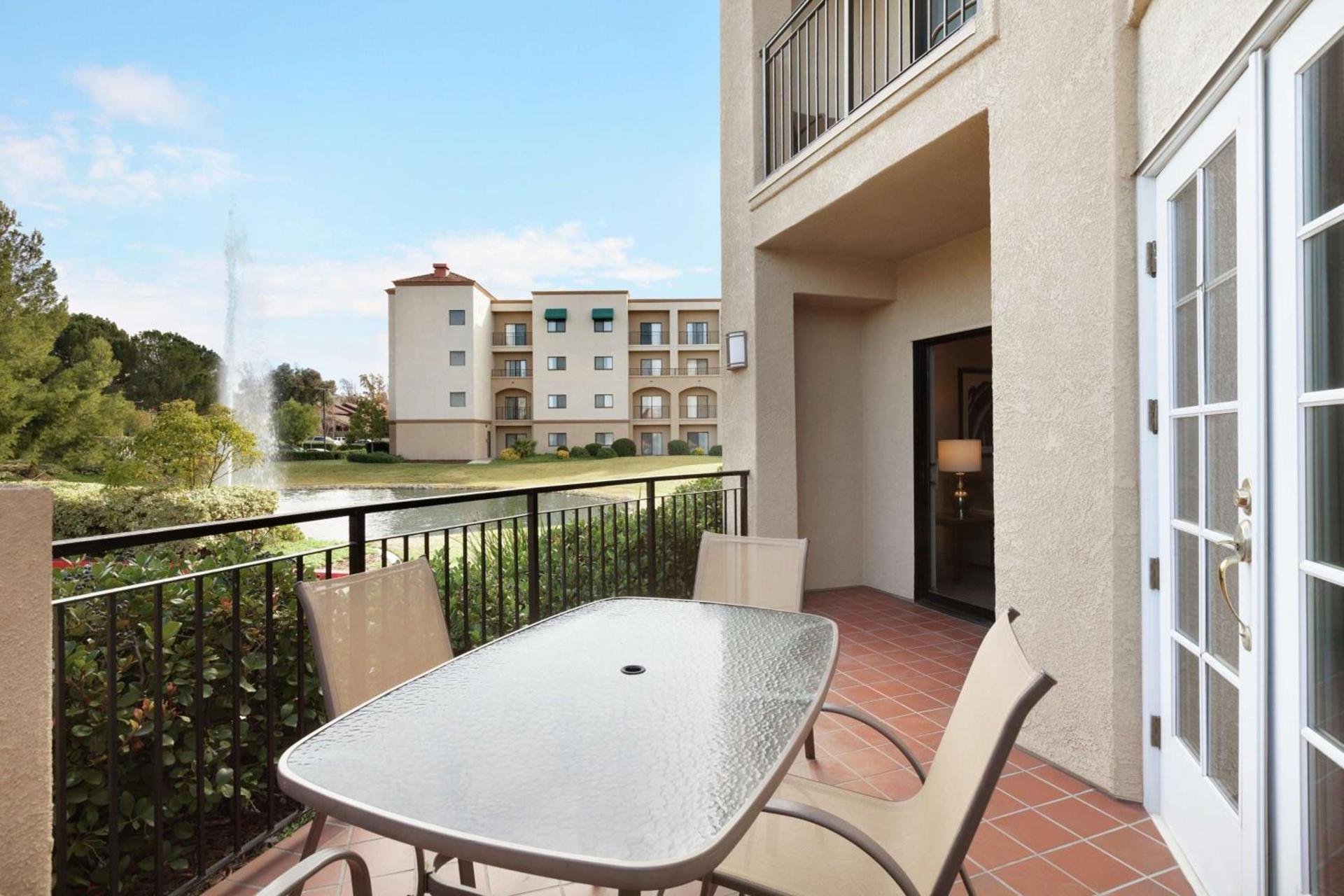 Embassy Suites by Hilton Temecula Valley Wine Country photo 16