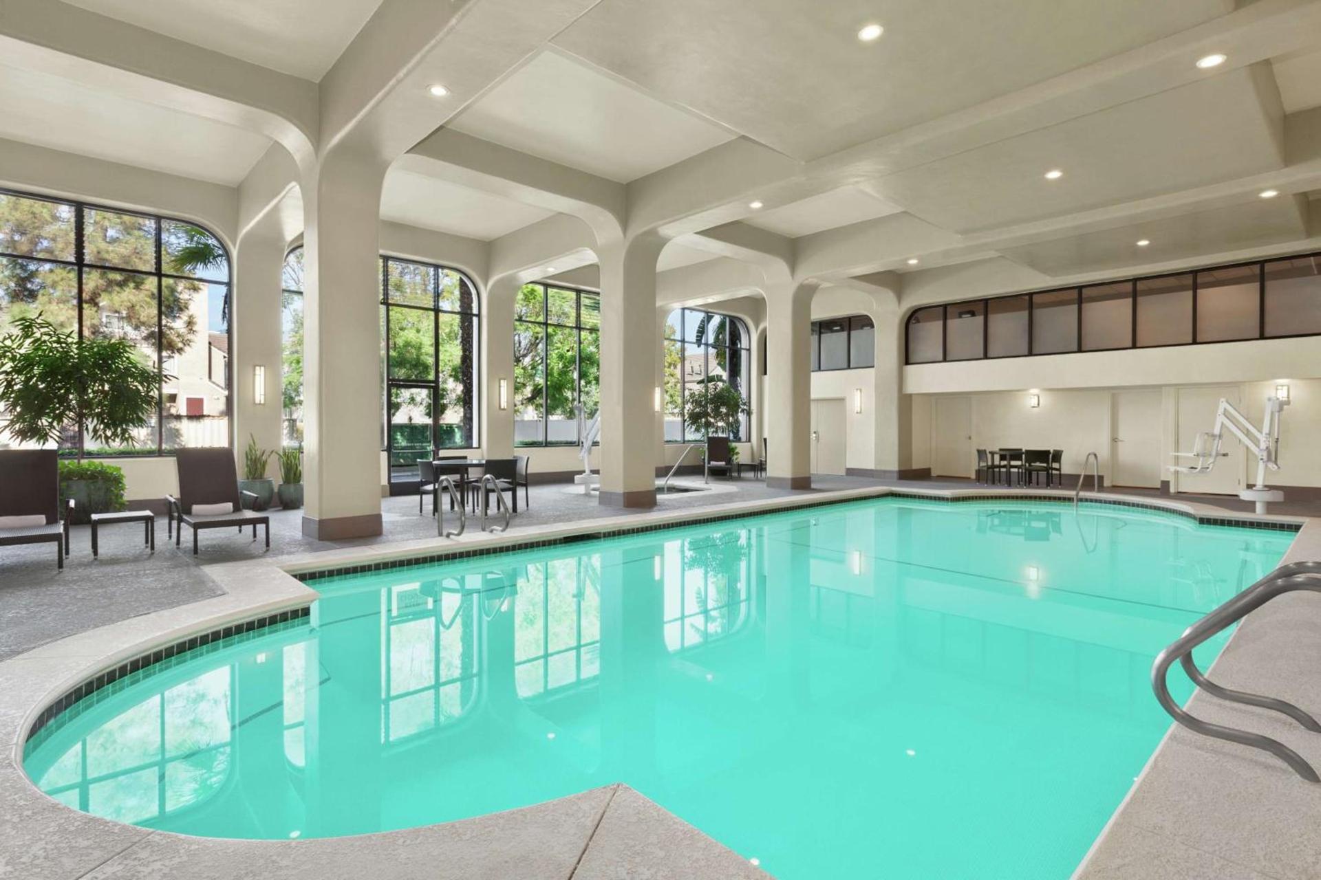 Embassy Suites by Hilton Arcadia-Pasadena Area photo 8