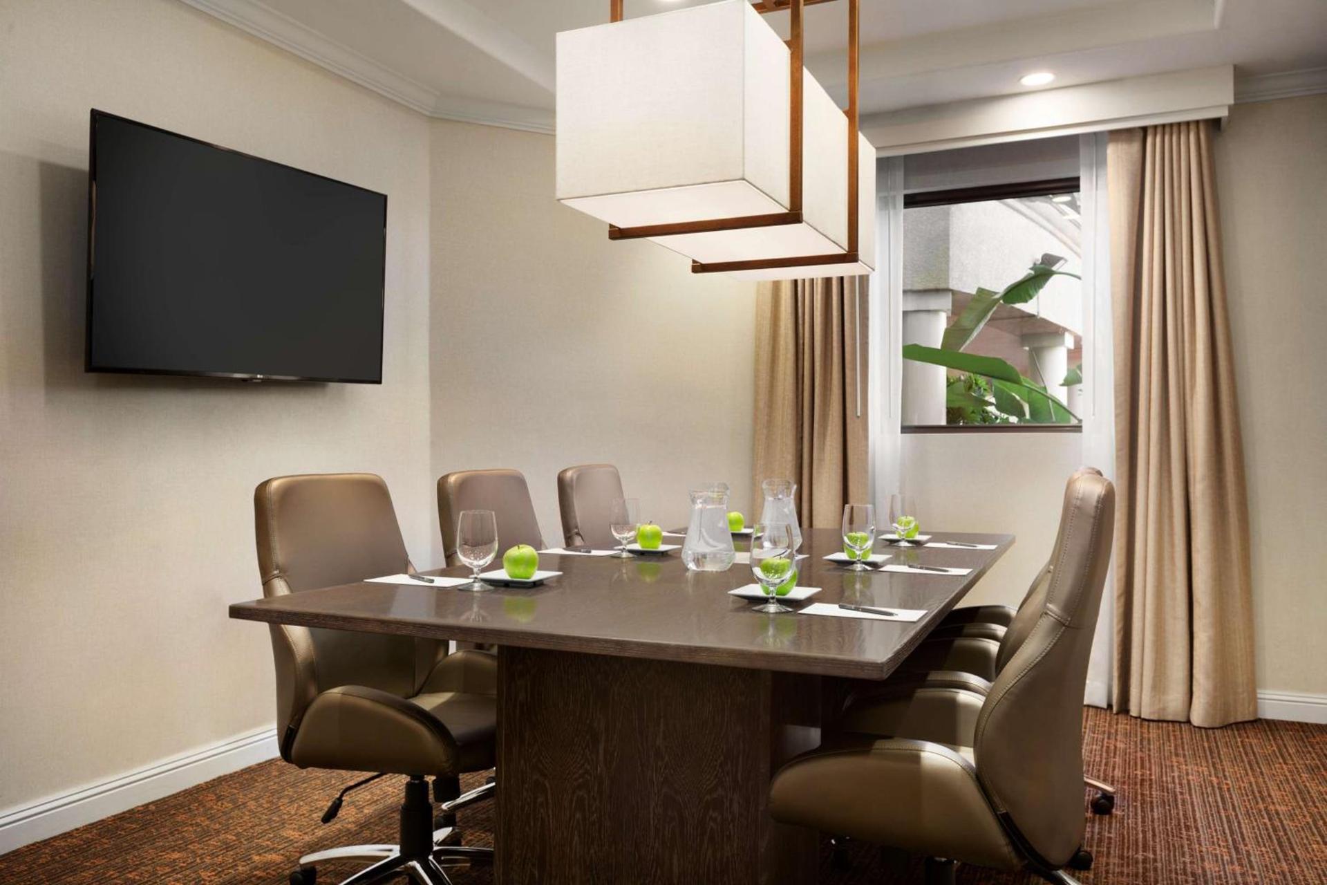 Embassy Suites by Hilton Temecula Valley Wine Country photo 31