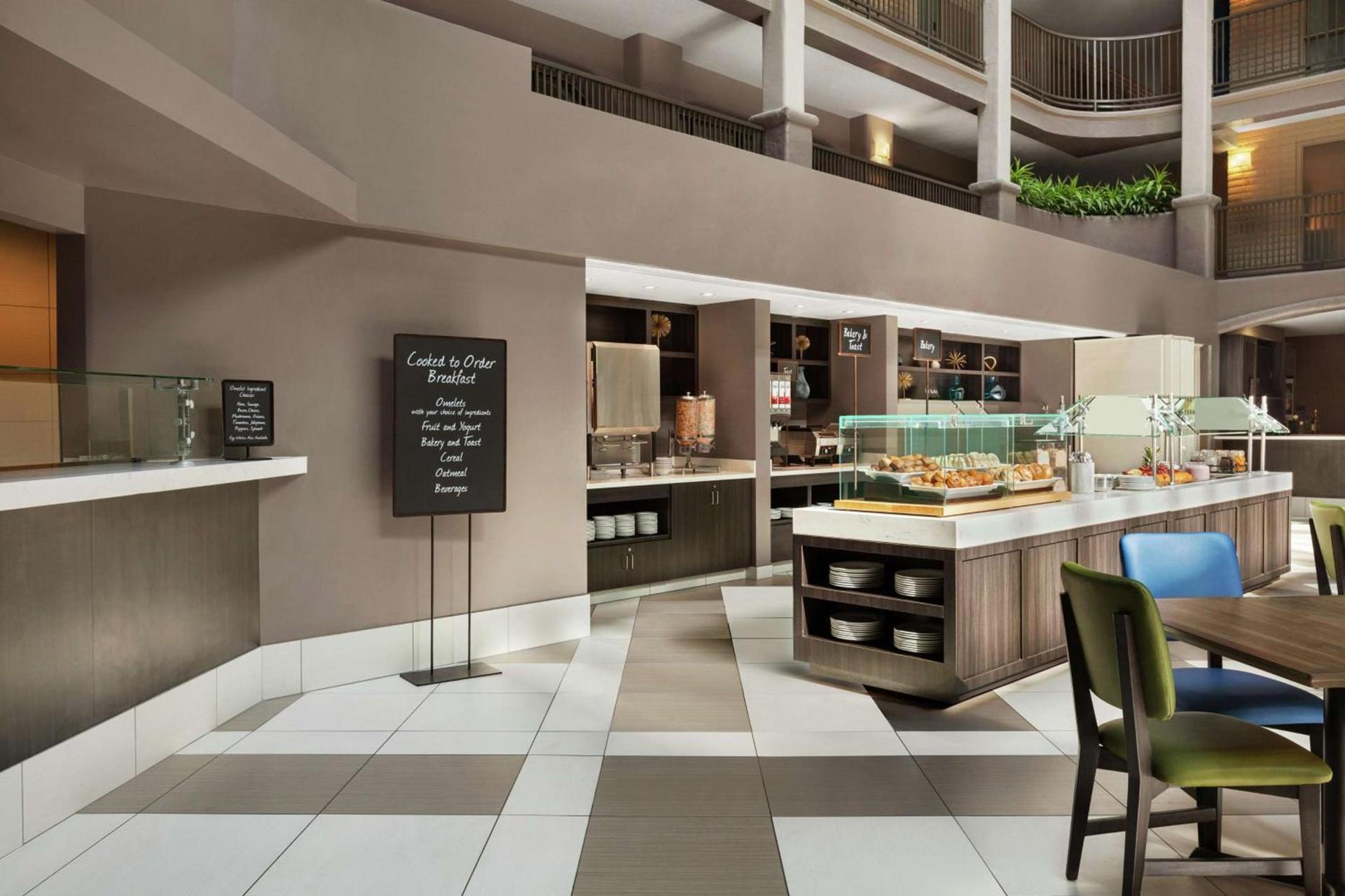 Embassy Suites by Hilton Arcadia-Pasadena Area photo 12