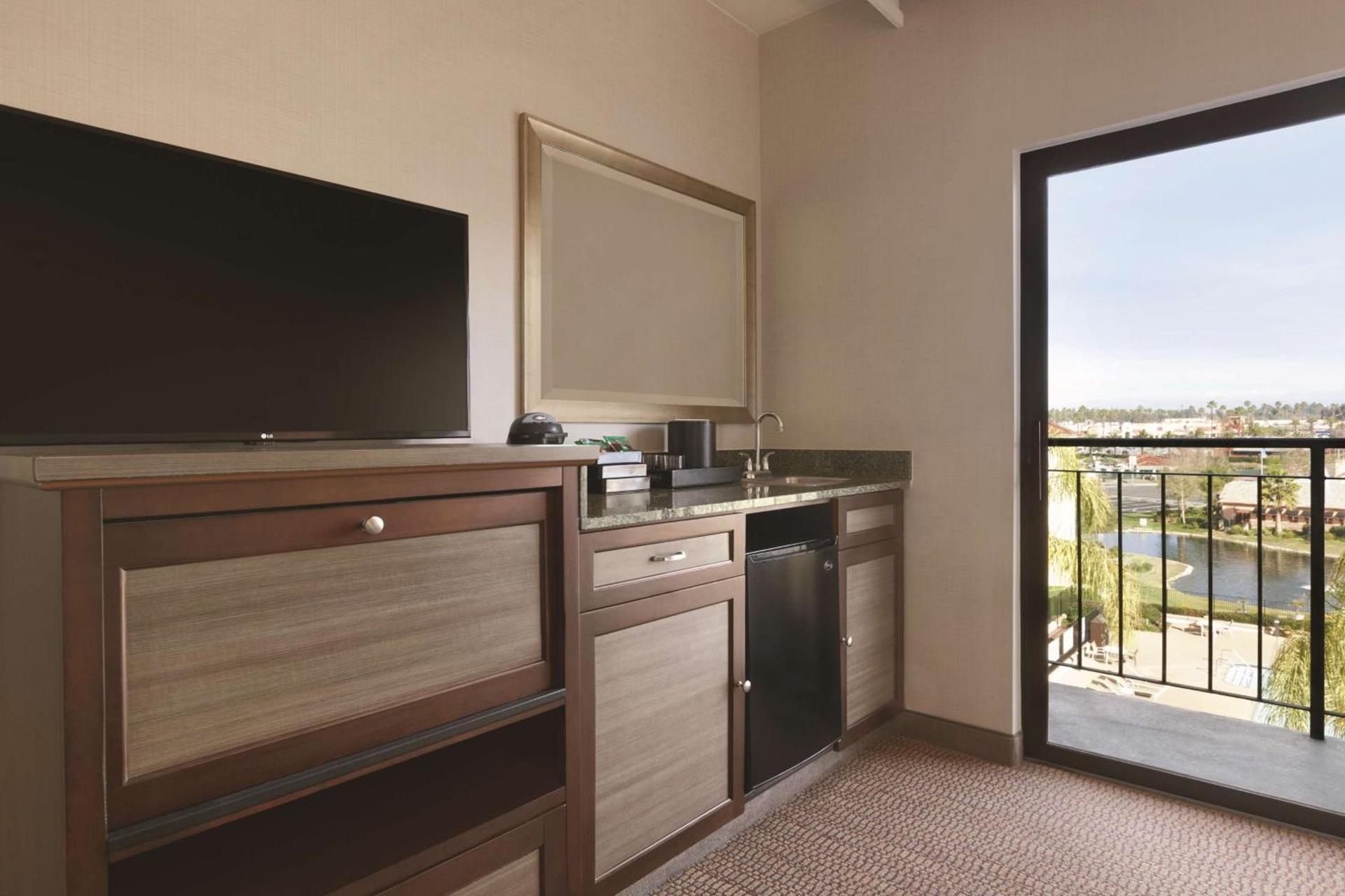 Embassy Suites by Hilton Temecula Valley Wine Country photo 35