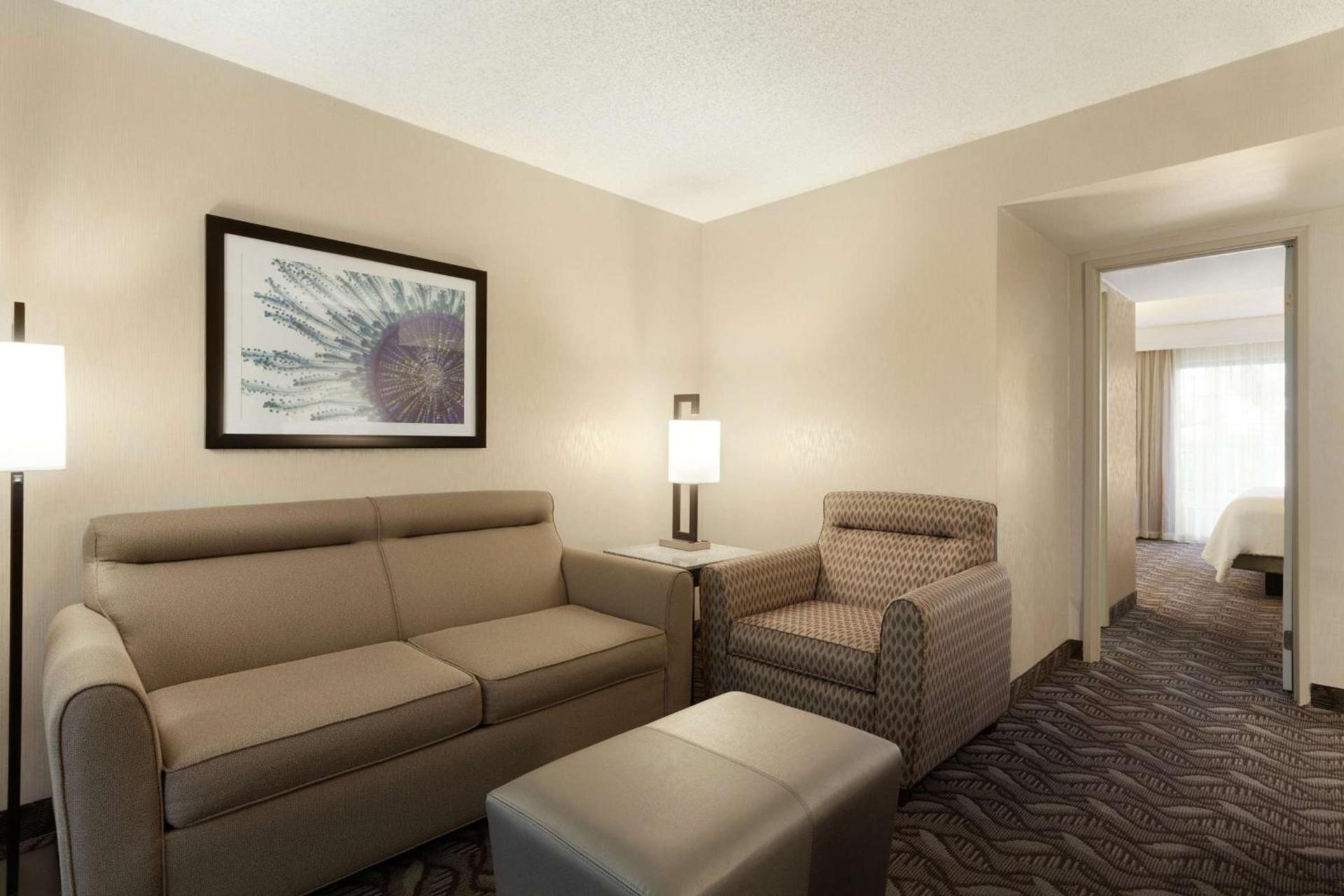 Embassy Suites by Hilton Arcadia-Pasadena Area photo 22