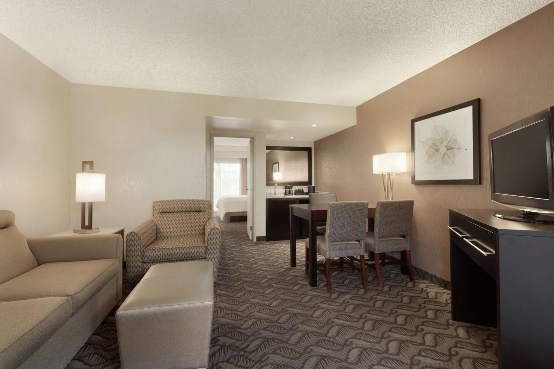 Embassy Suites by Hilton Arcadia-Pasadena Area photo 25