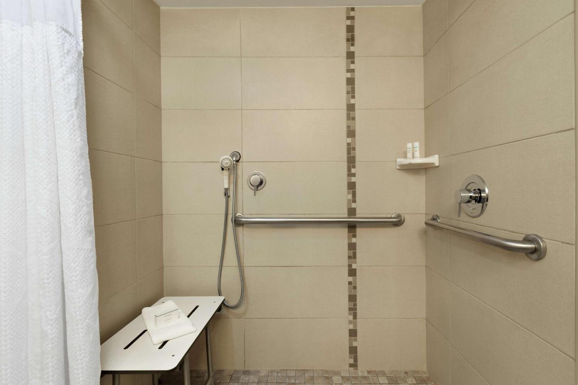 Embassy Suites by Hilton Arcadia-Pasadena Area photo 18