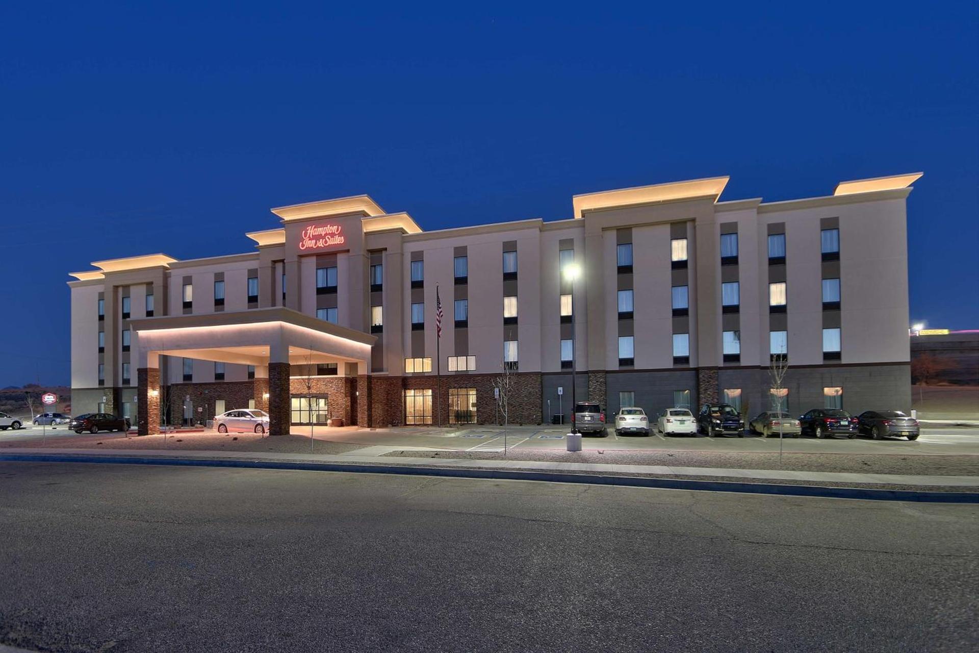 Hampton Inn & Suites Albuquerque Airport — hotel in Albuquerque, NM